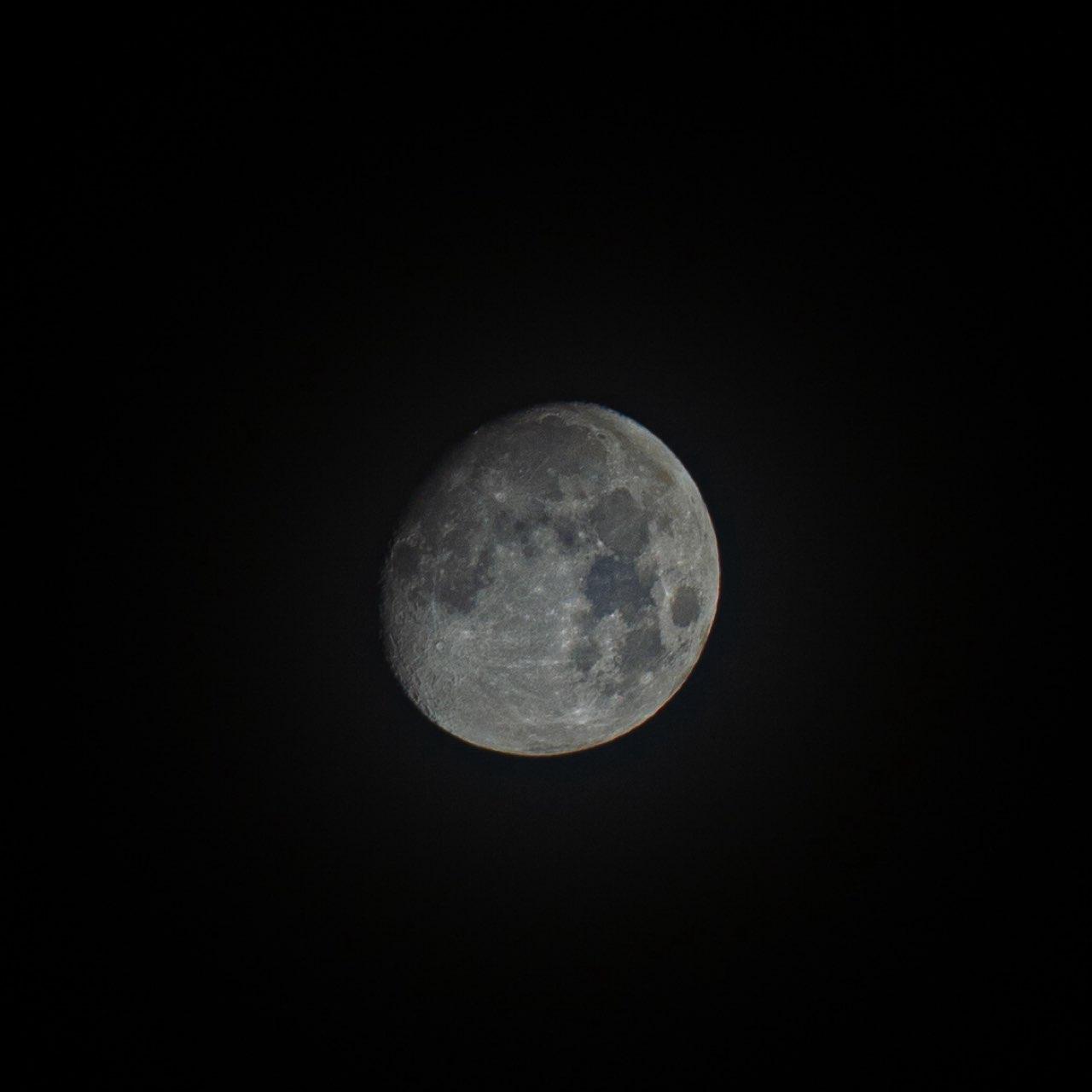 The Moon over Oakville, Canada — waxing gibbous, Lunar Day 12