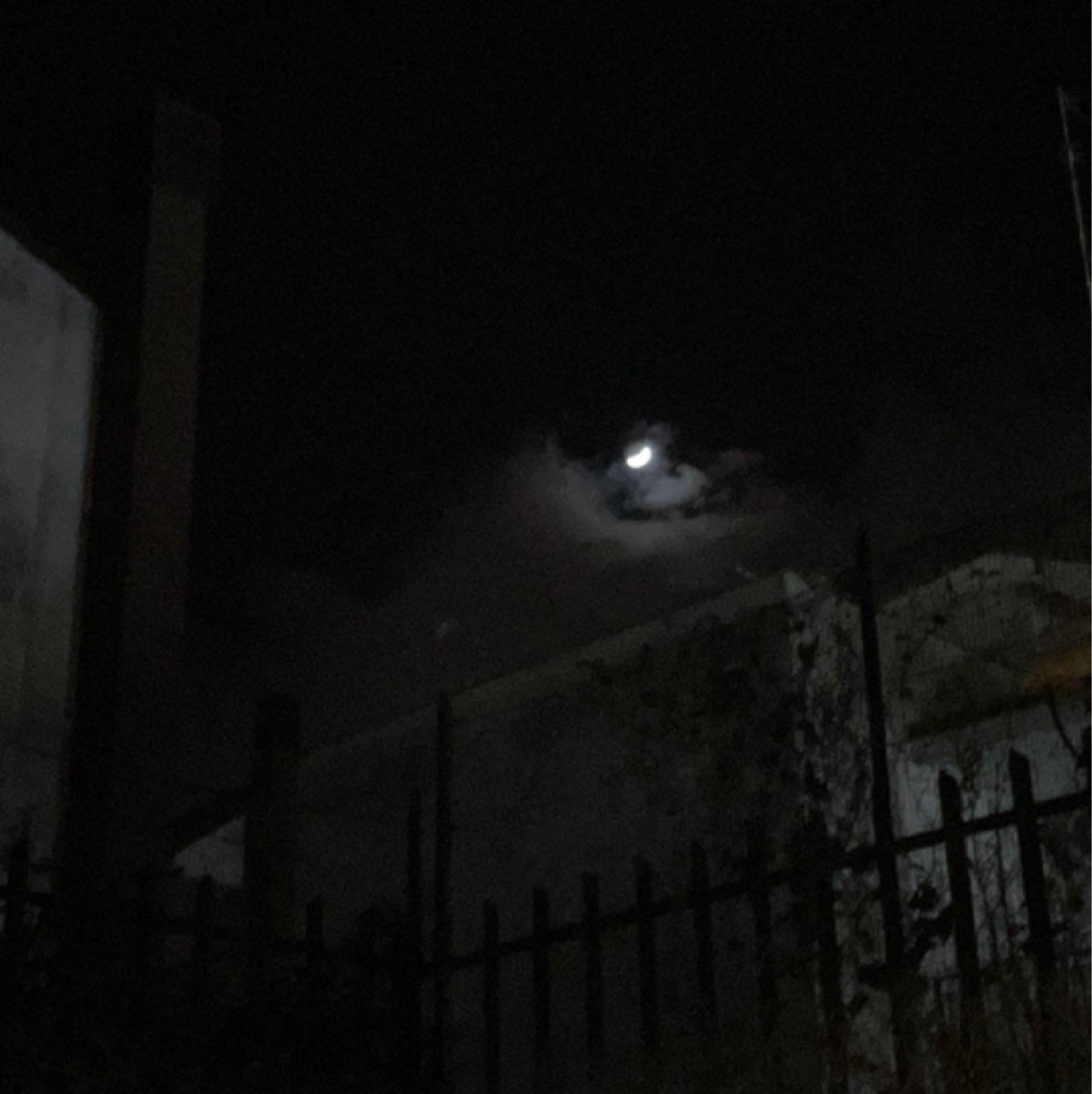 The Moon over Modugno, Italia — waxing crescent, Lunar Day 5