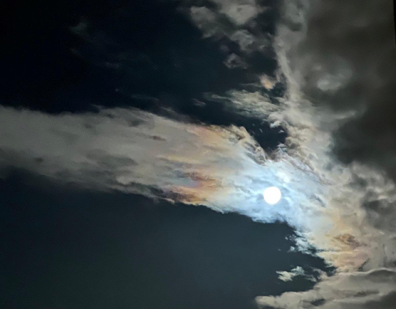 The Moon over Köln, Deutschland — full moon, Lunar Day 13