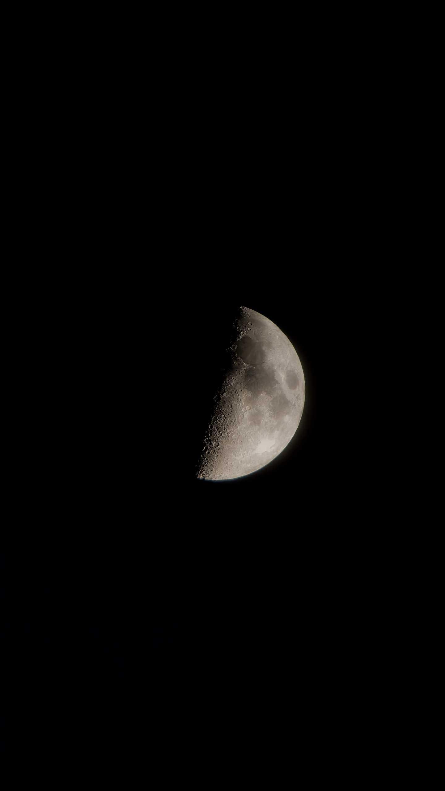 The Moon over United Kingdom — first quarter, Lunar Day 9