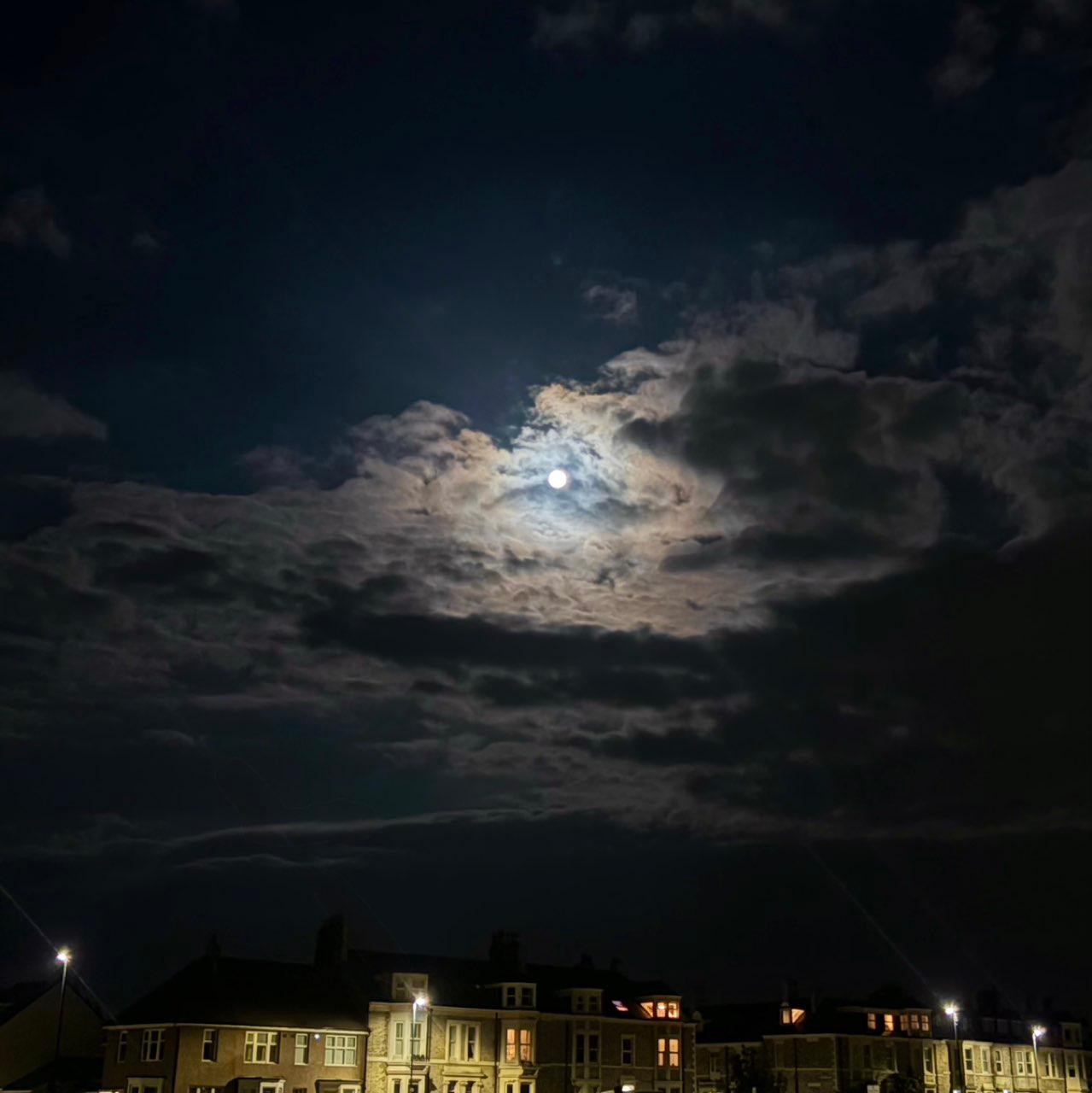 The Moon over North Shields, United Kingdom — full moon, Lunar Day 17