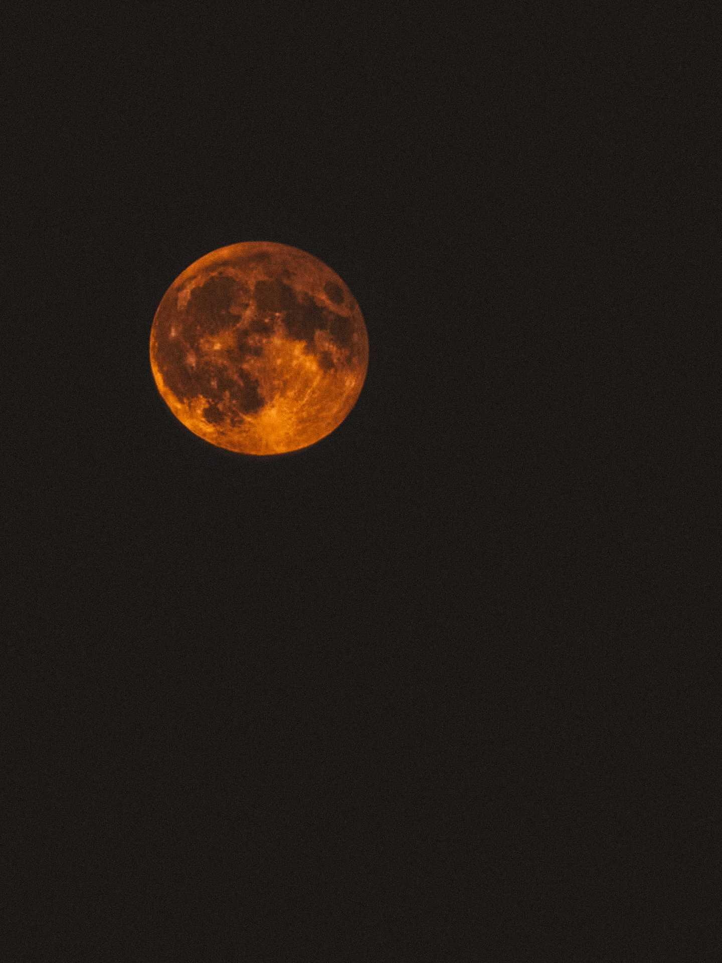 The Moon over Schoten, België — full moon, Lunar Day 15