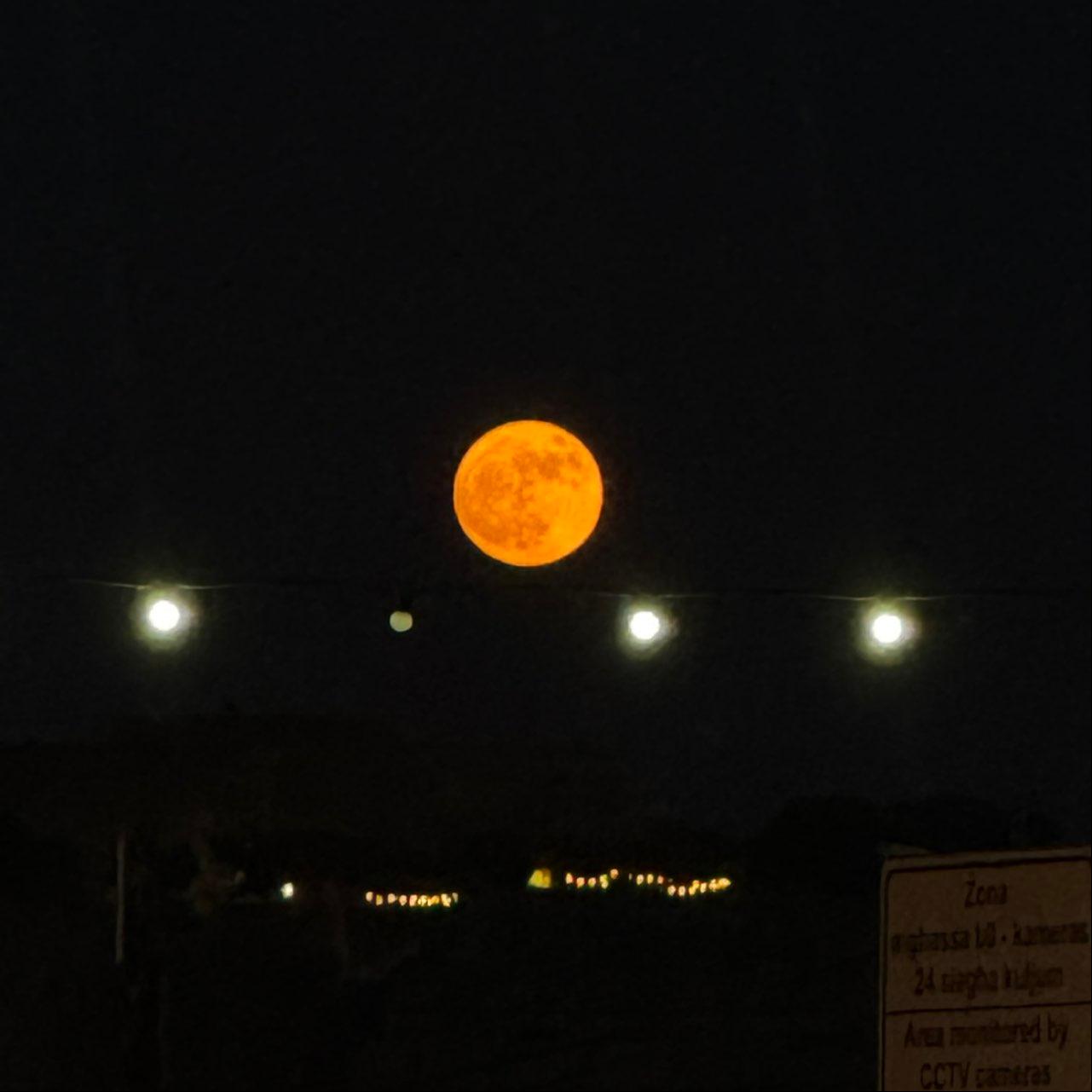 The Moon over Malta — full moon, Lunar Day 16