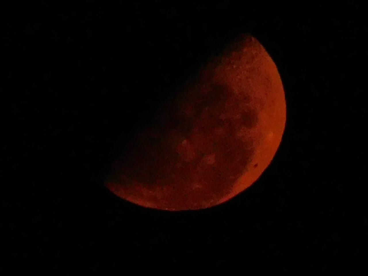 The Moon over Vicente López, Argentina — first quarter, Lunar Day 9