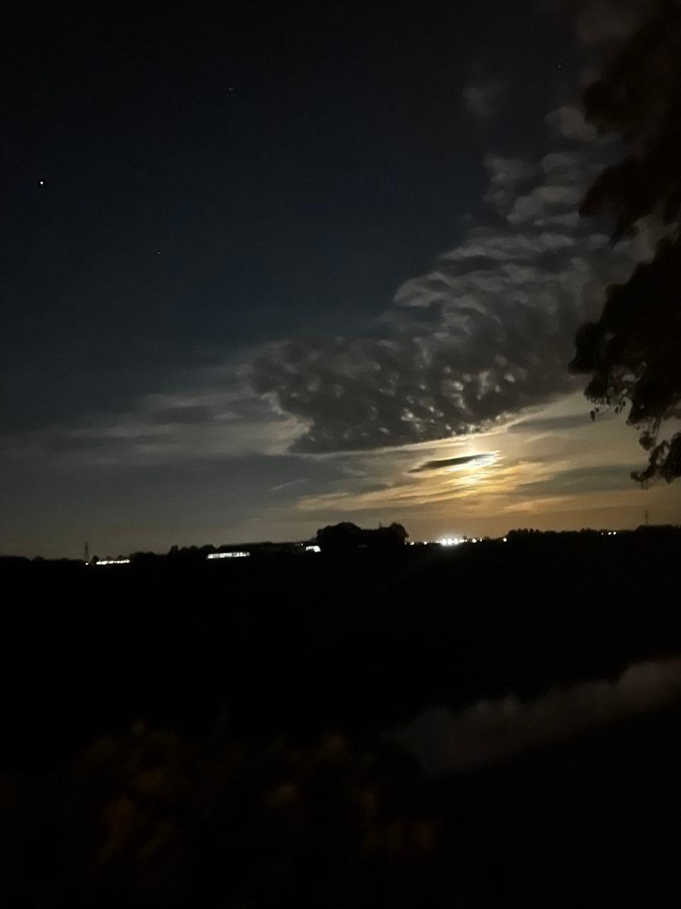 The Moon over Sneek, Nederland — waxing gibbous, Lunar Day 11