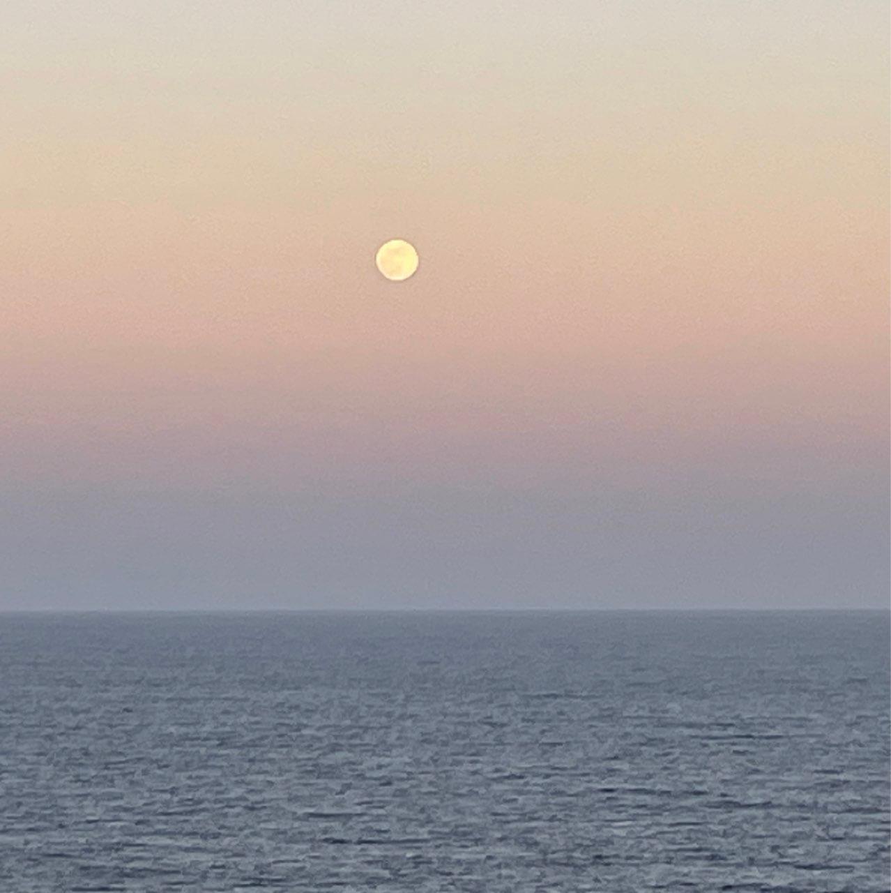 The Moon over Agüimes, España — full moon, Lunar Day 15