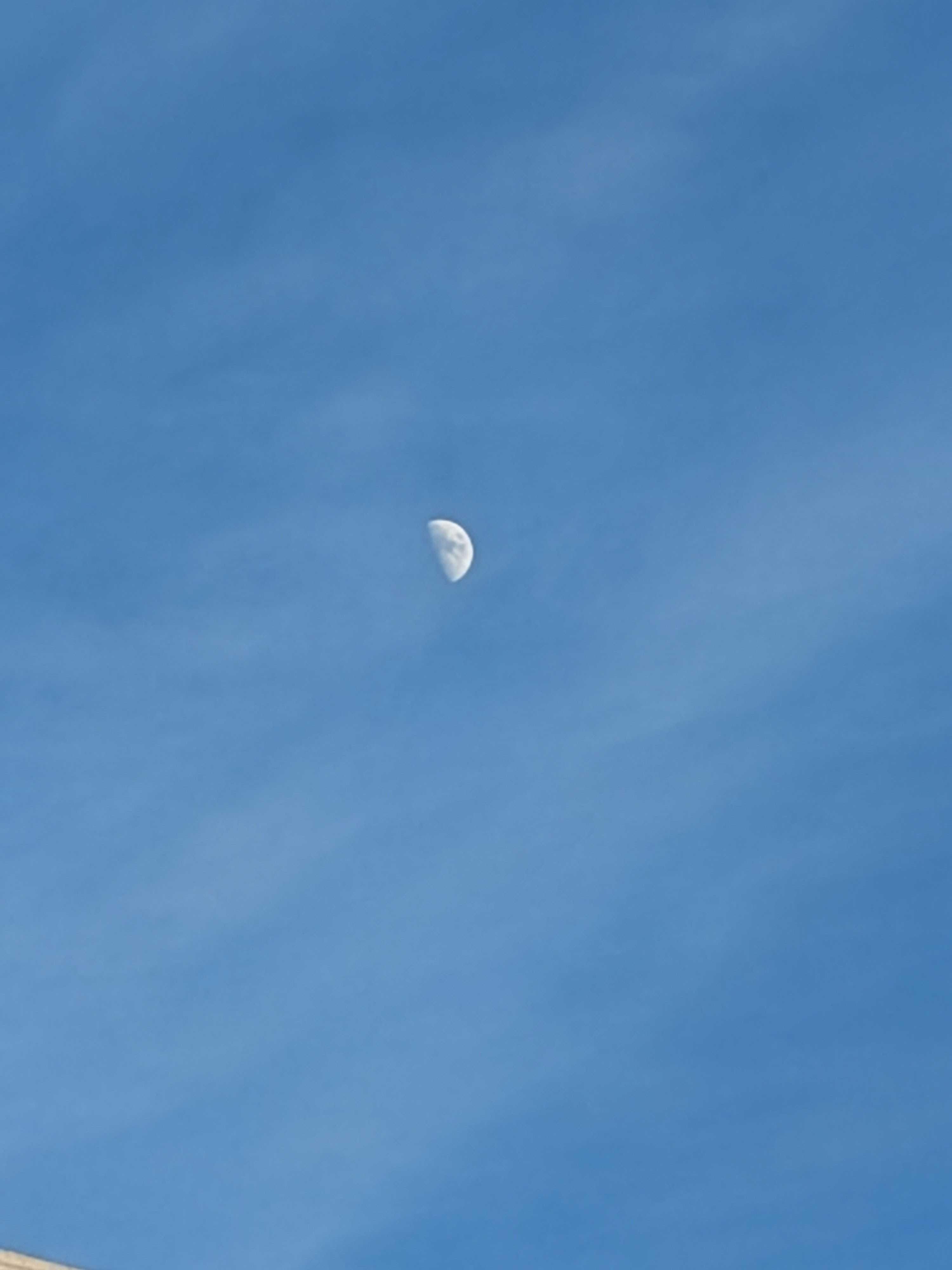 The Moon over Bakkeveen, Nederland — first quarter, Lunar Day 8