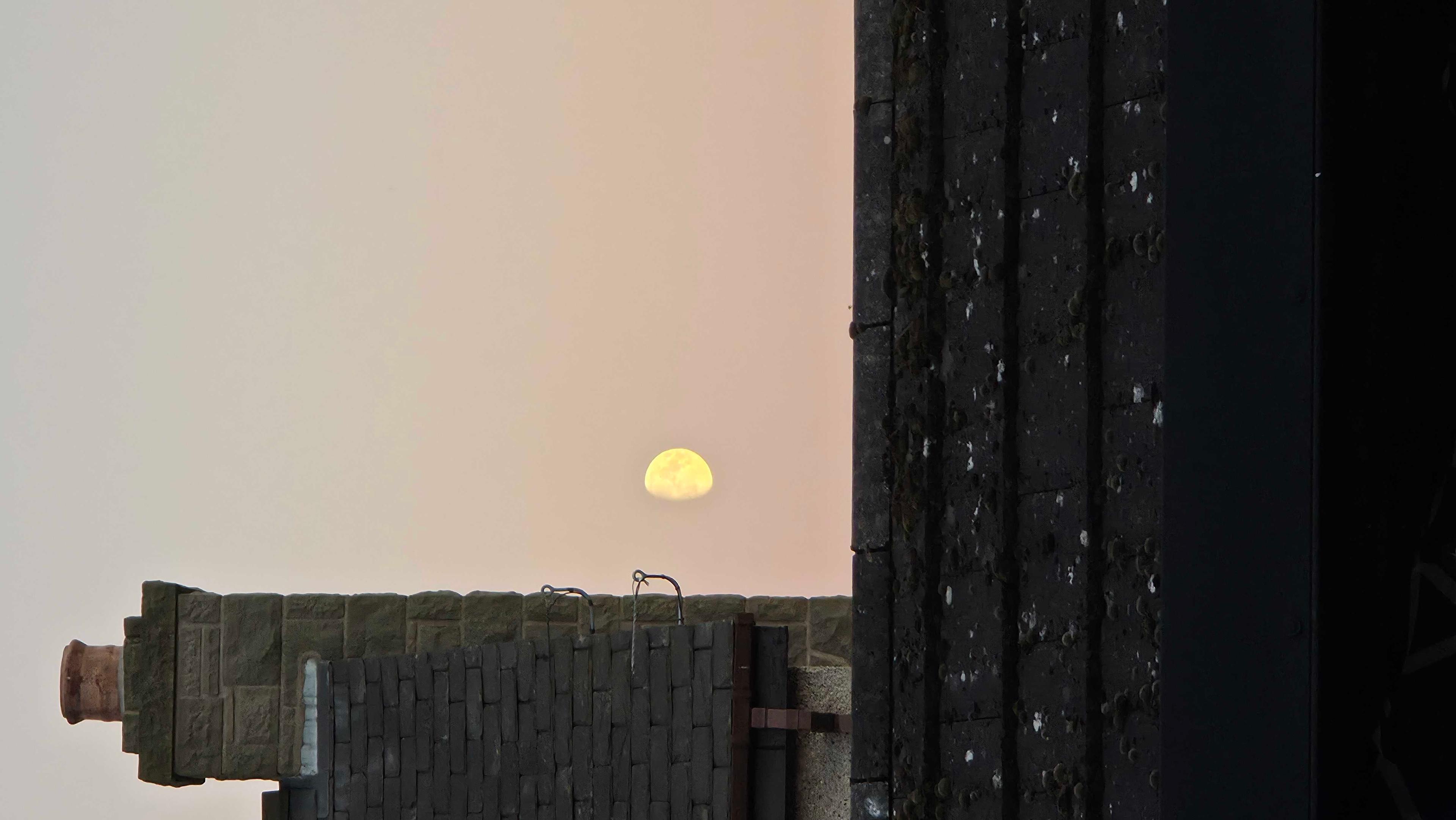 The Moon over United Kingdom — waxing gibbous, Lunar Day 12