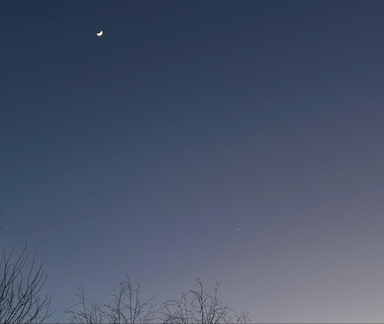 The Moon over Rivalta di Torino, Italia — first quarter, Lunar Day 6
