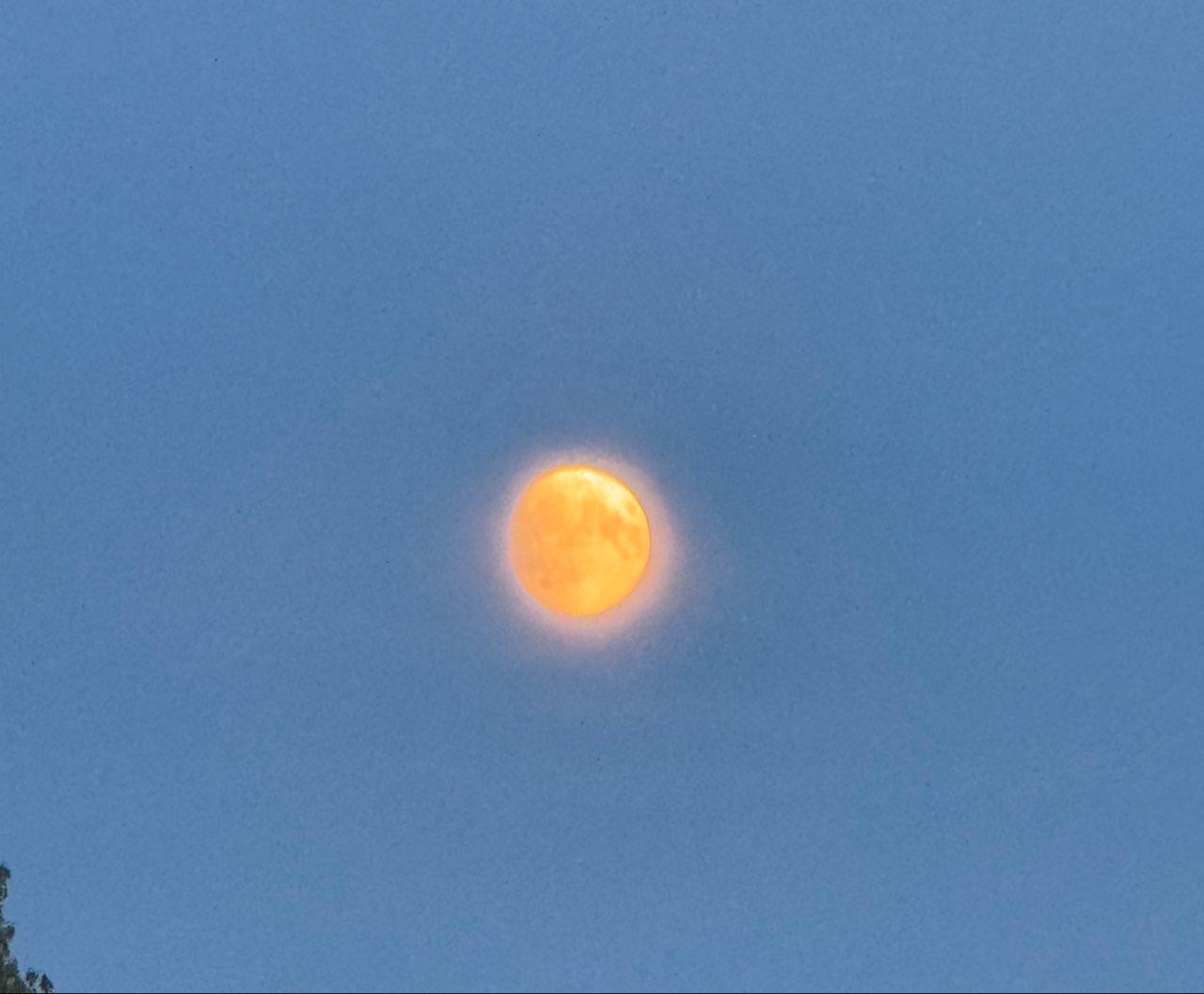 The Moon over London, United Kingdom — waxing gibbous, Lunar Day 14