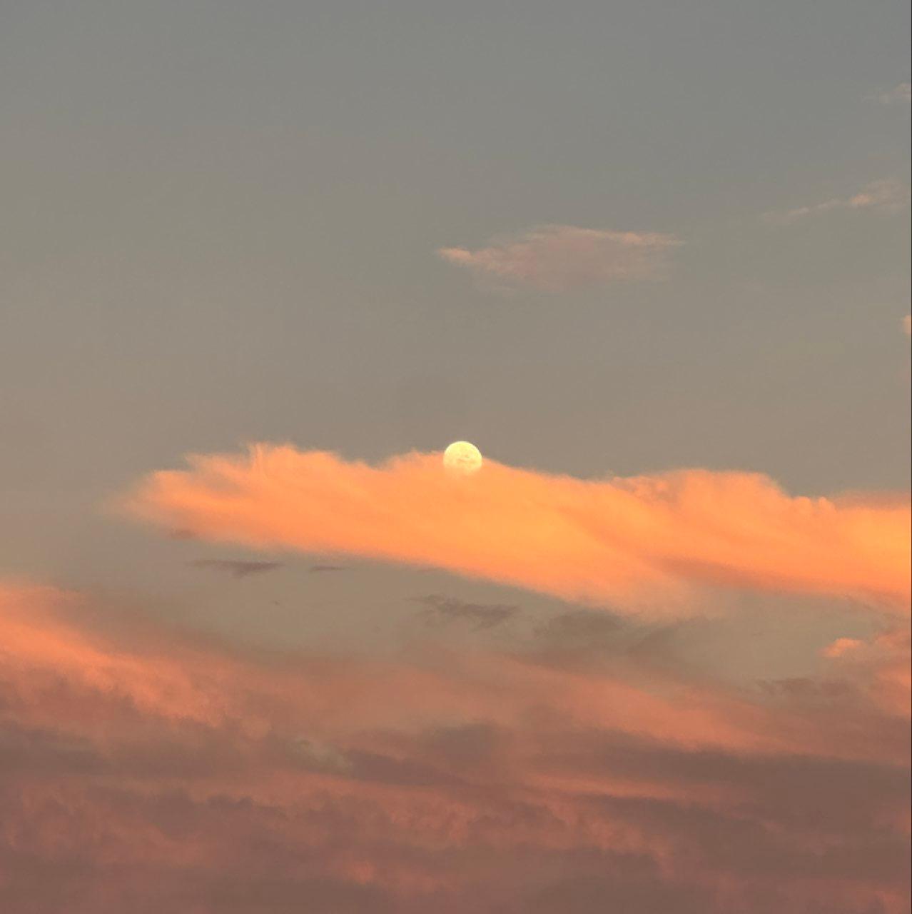 The Moon over San Fernando, España — full moon, Lunar Day 15