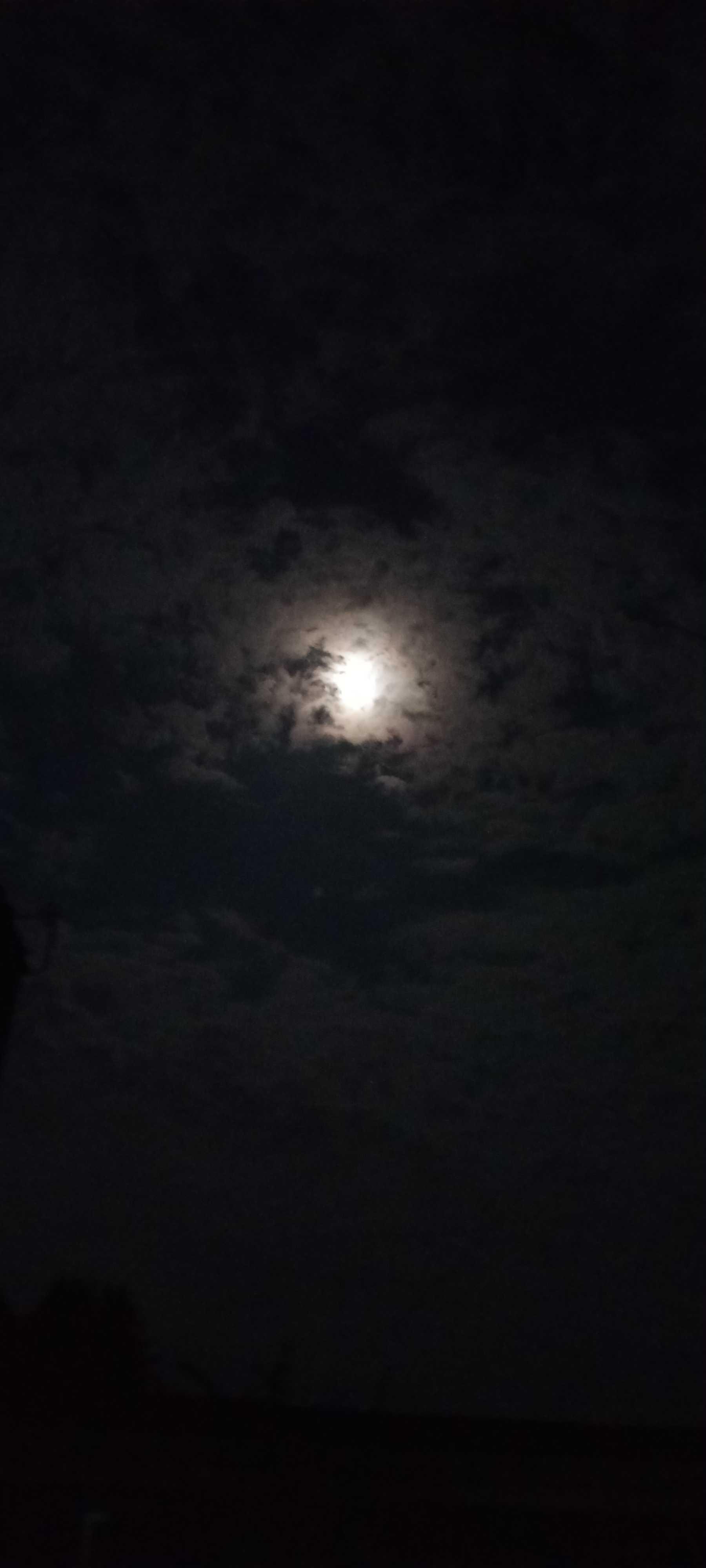 The Moon over United Kingdom — waning gibbous, Lunar Day 20
