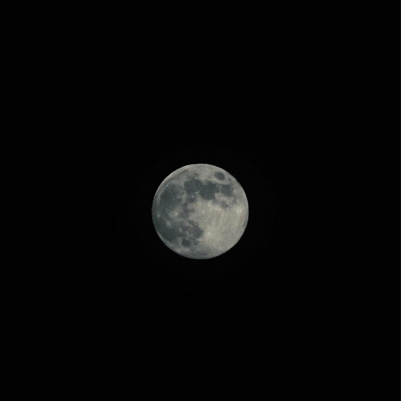 The Moon over Gistel, Belgium — full moon, Lunar Day 15