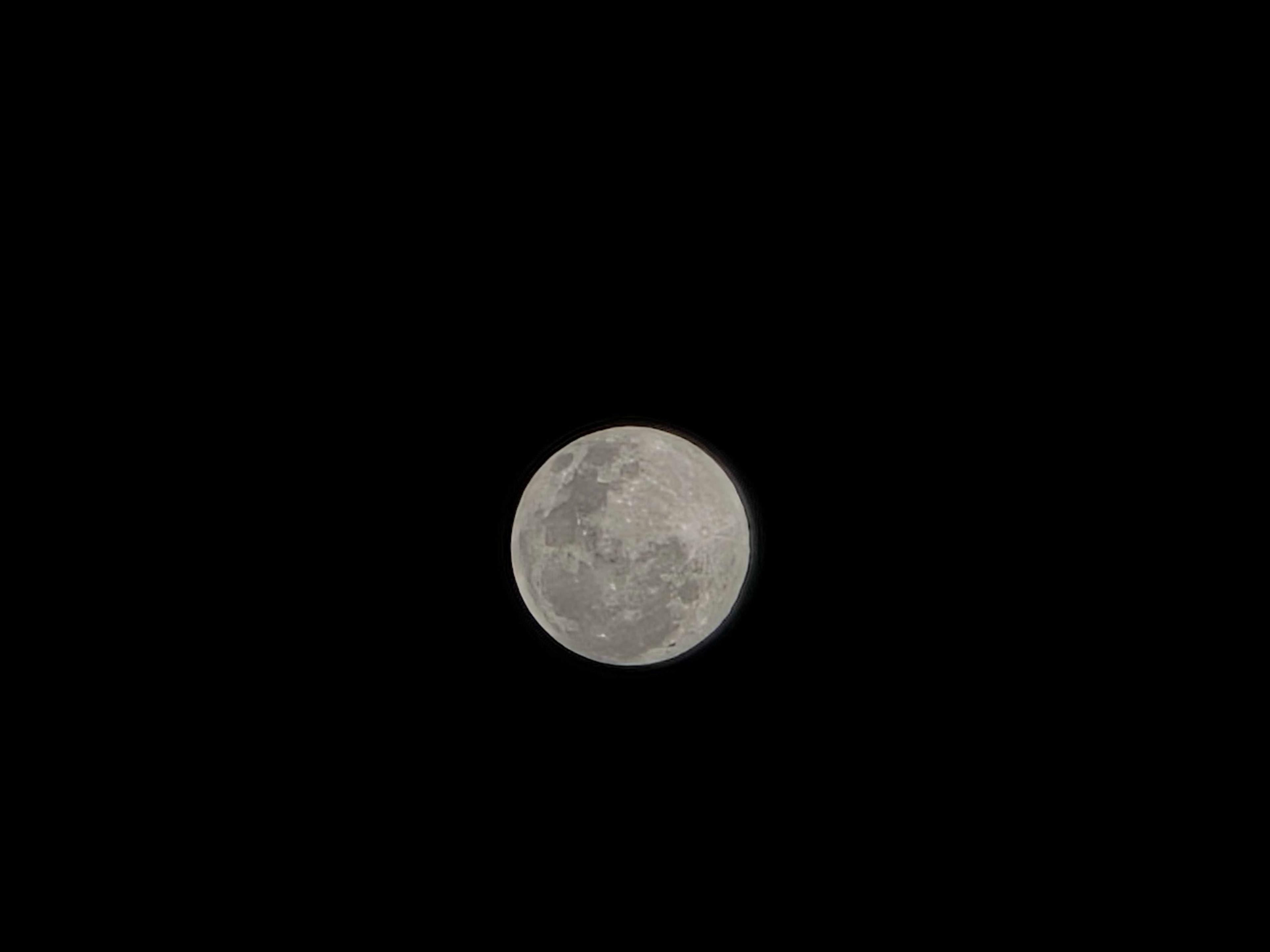 The Moon over Bruxelles, Belgique — full moon, Lunar Day 16
