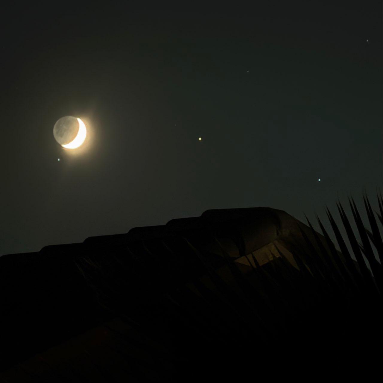 The Moon over El Paso, United States — waxing crescent, Lunar Day 6