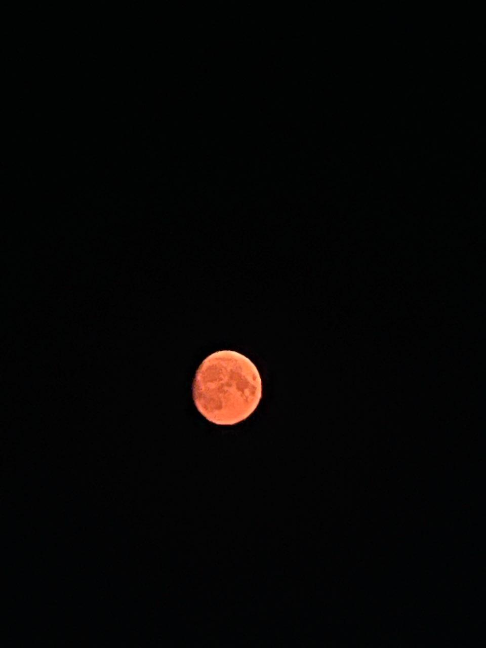 The Moon over Calgary, Canada — waxing gibbous, Lunar Day 14