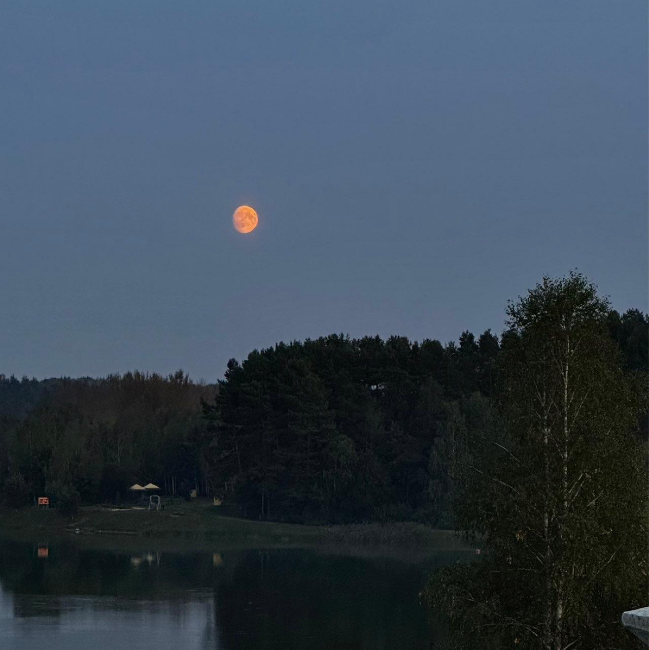 The Moon over Zhdanovichskiy, Belarus — waxing gibbous, Lunar Day 14