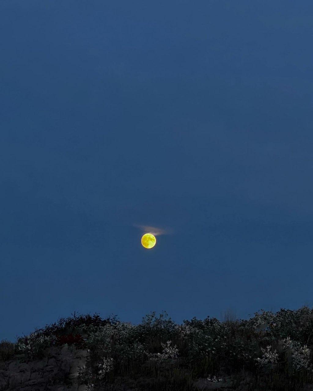 The Moon over Firenze, Italia — full moon, Lunar Day 15