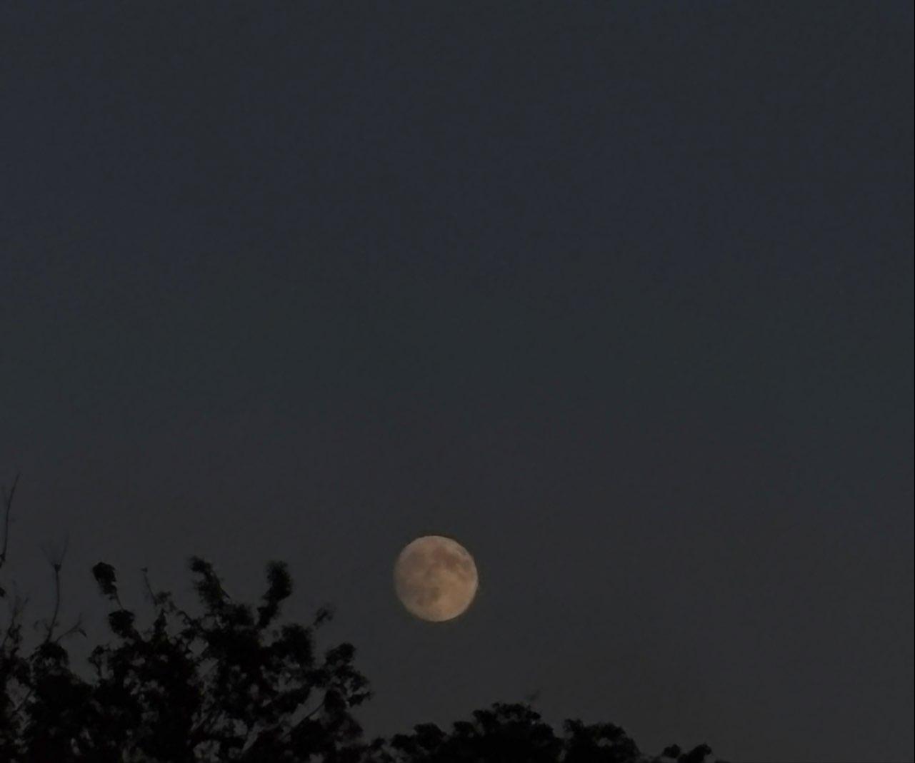 The Moon over București, România — full moon, Lunar Day 16