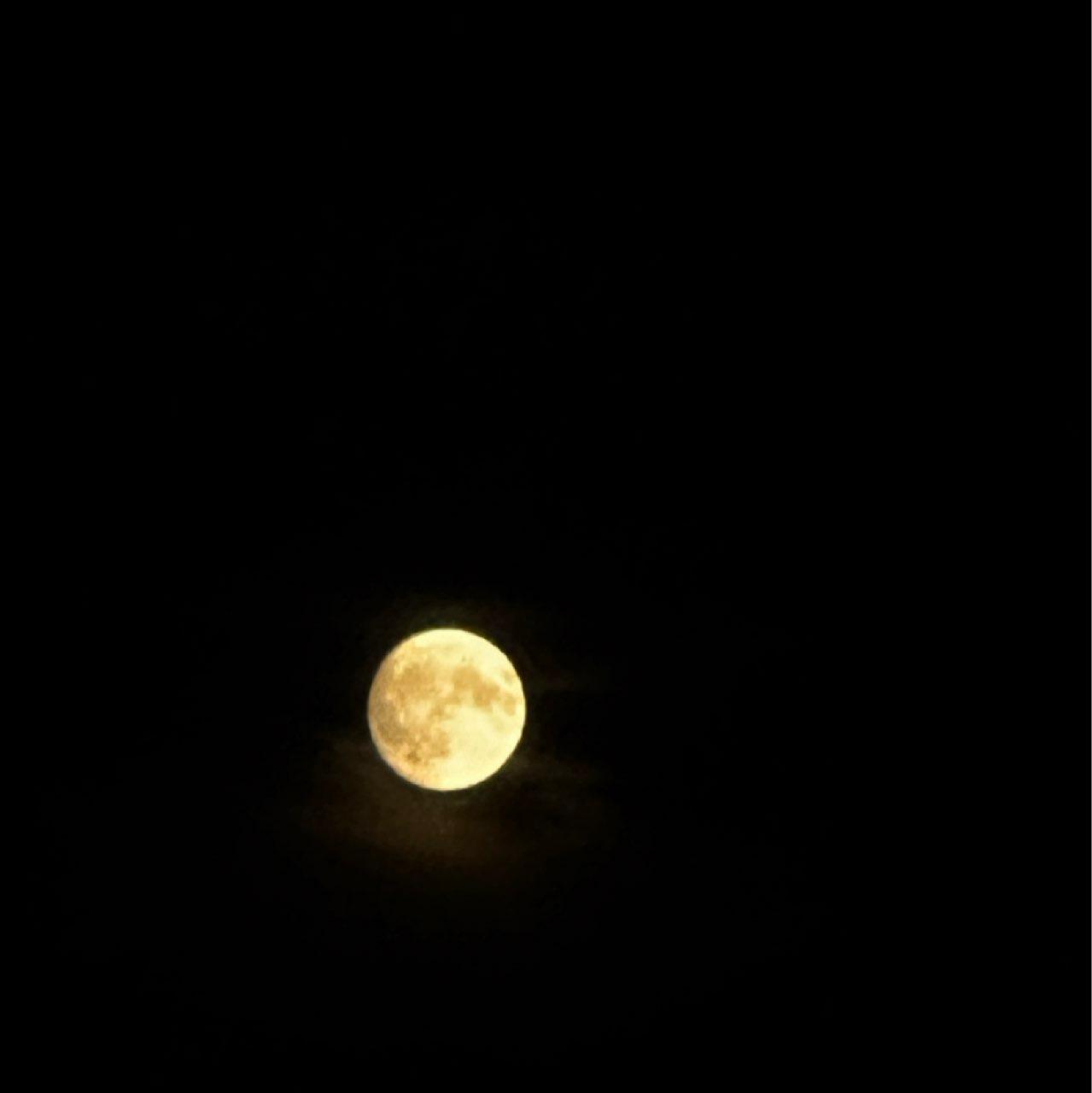 The Moon over Ede, Nederland — full moon, Lunar Day 15