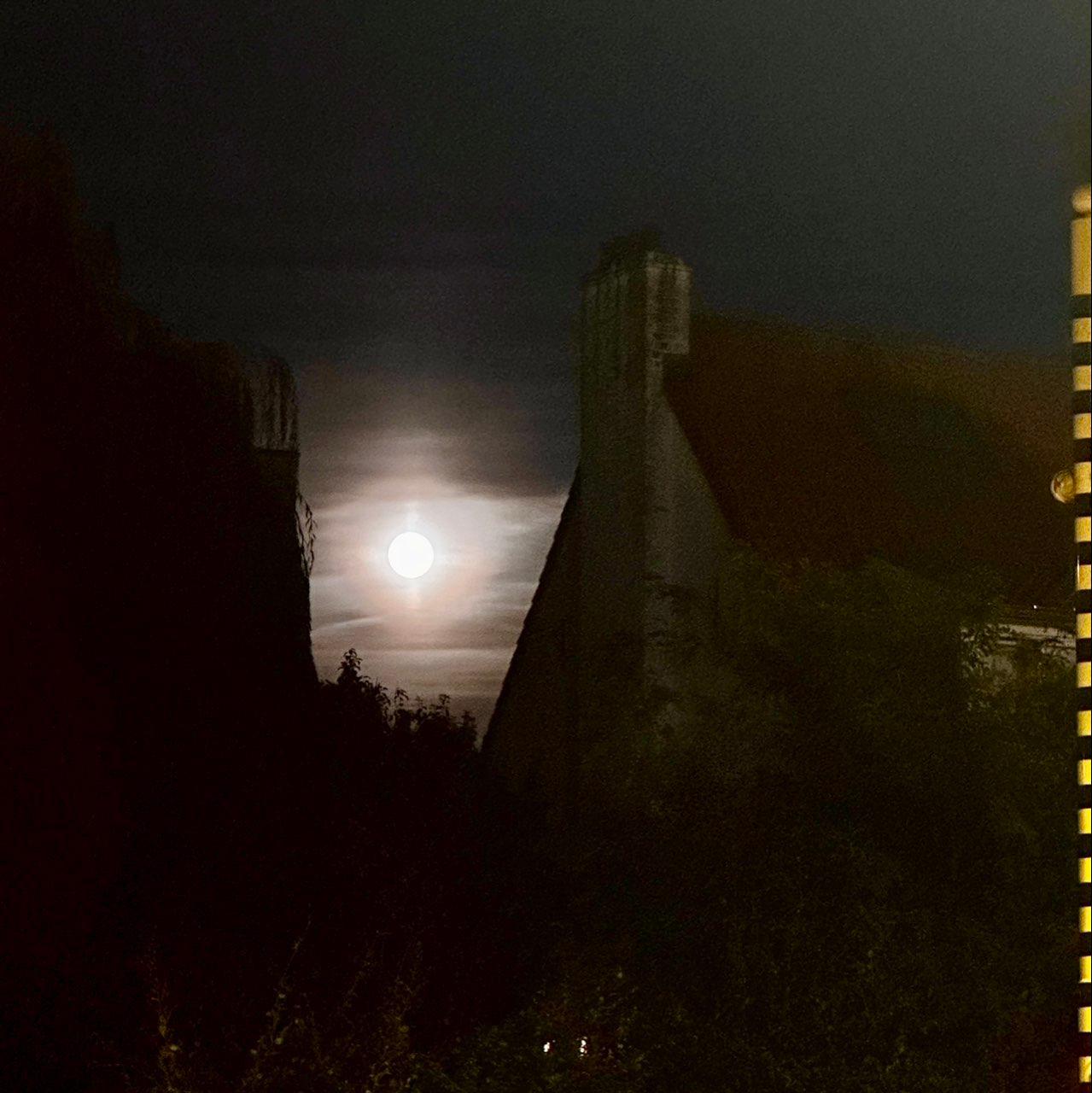 The Moon over Kraainem, Belgium — full moon, Lunar Day 15