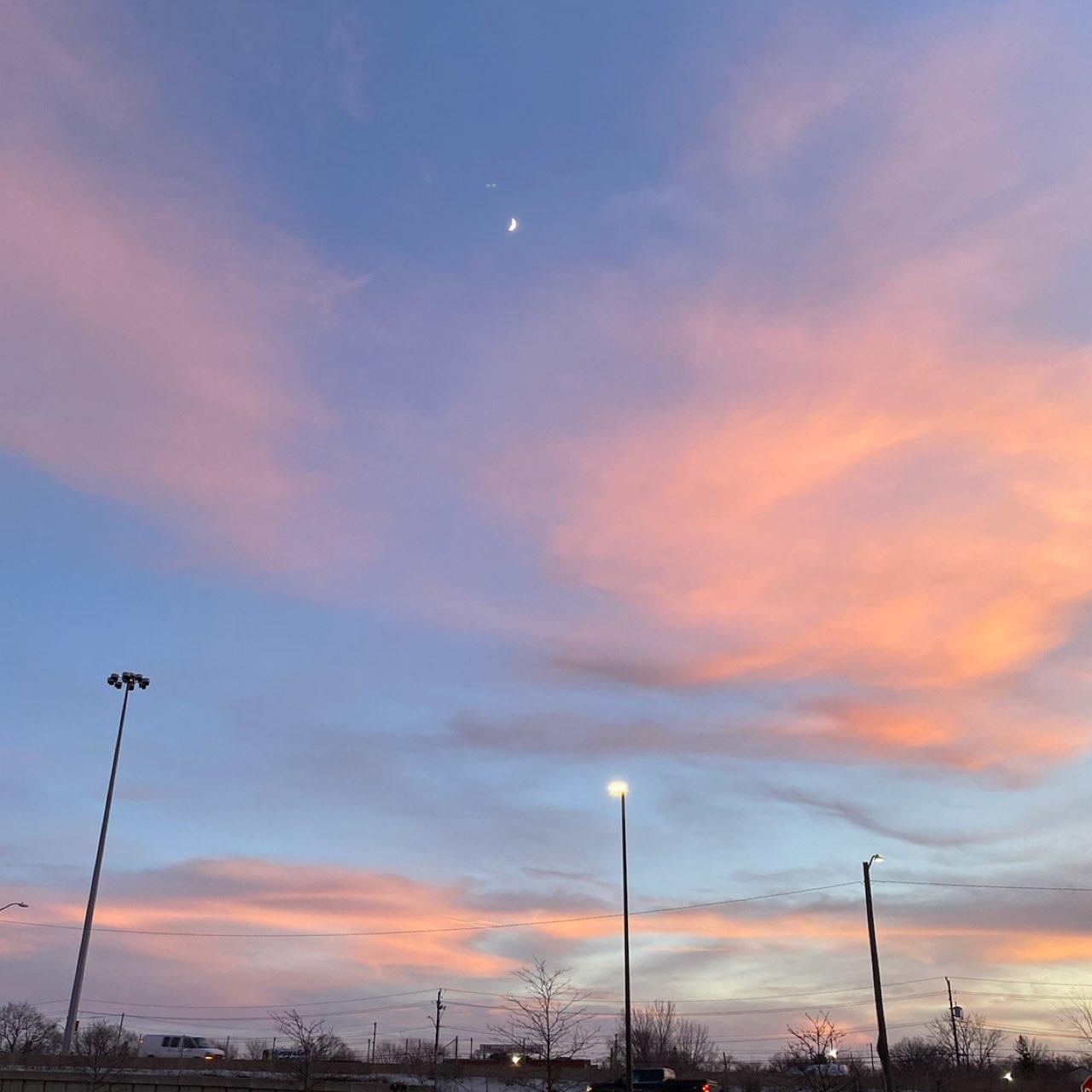 The Moon over Oshawa, Canada — waxing gibbous, Lunar Day 11