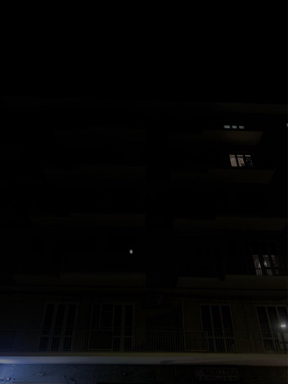 The Moon over Avellino, Italia — waxing gibbous, Lunar Day 12