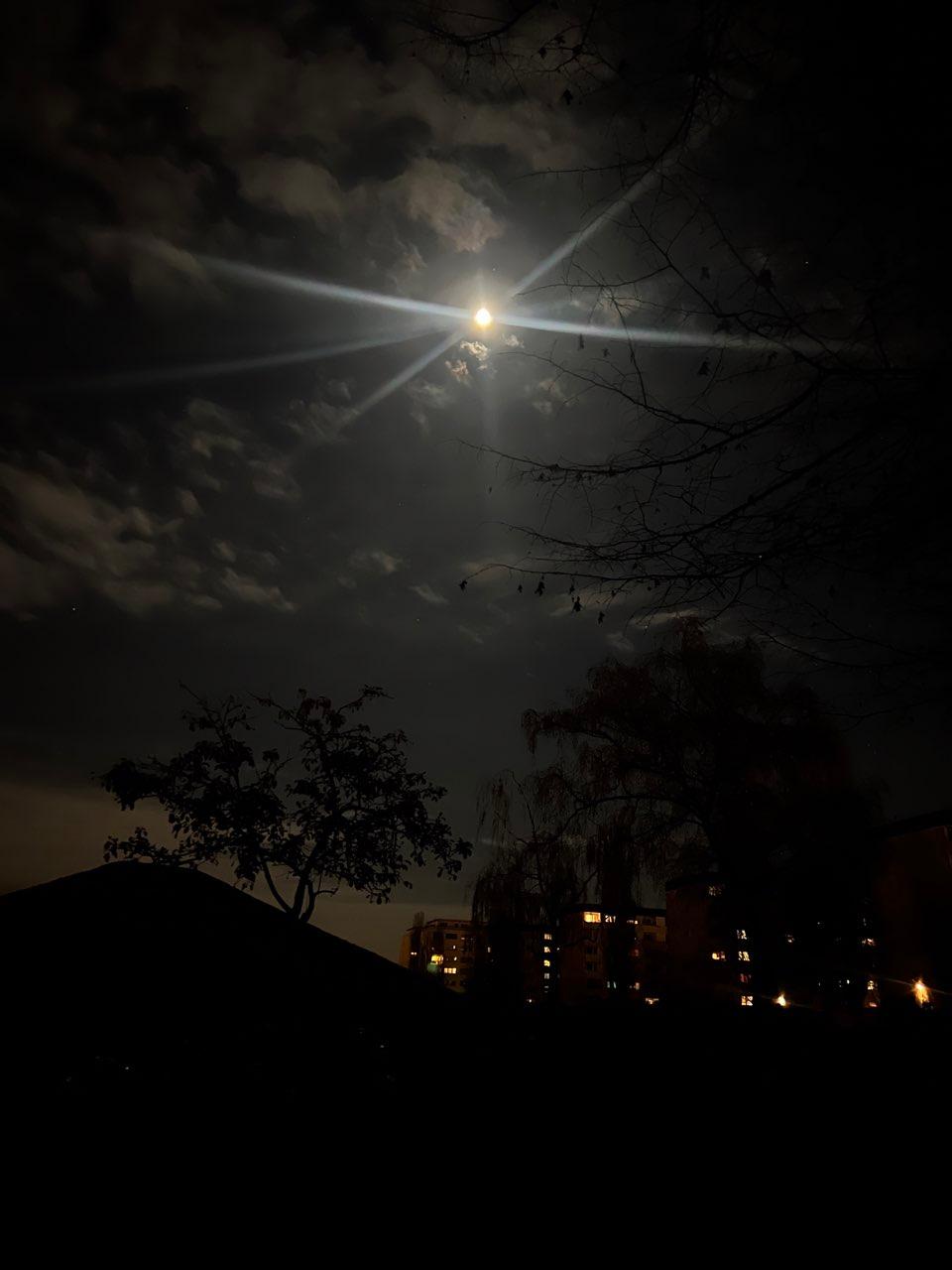 The Moon over Köln, Deutschland — last quarter, Lunar Day 21