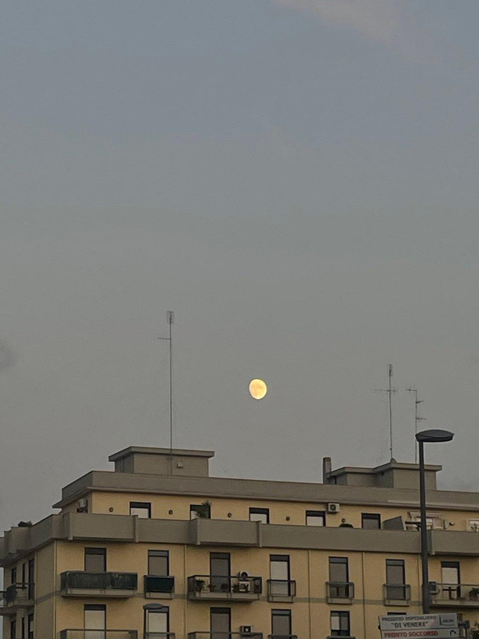 The Moon over Bari, Italy — waxing gibbous, Lunar Day 13
