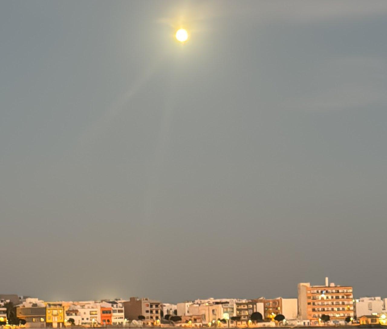 The Moon over Agüimes, España — full moon, Lunar Day 14
