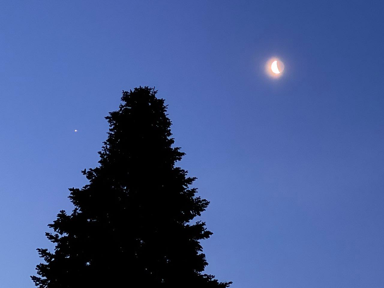 The Moon over Bielefeld, Deutschland — waning crescent, Lunar Day 26