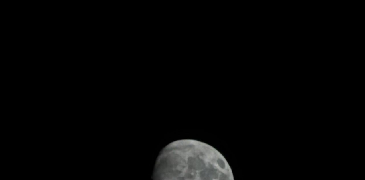 The Moon over Gozón, España — waxing gibbous, Lunar Day 12