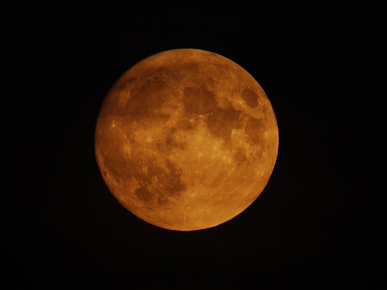 The Moon over Sömmerda, Deutschland — full moon, Lunar Day 15