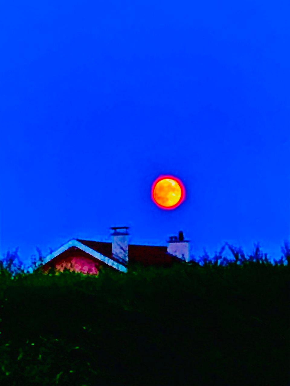 The Moon over Riorges, France — full moon, Lunar Day 15