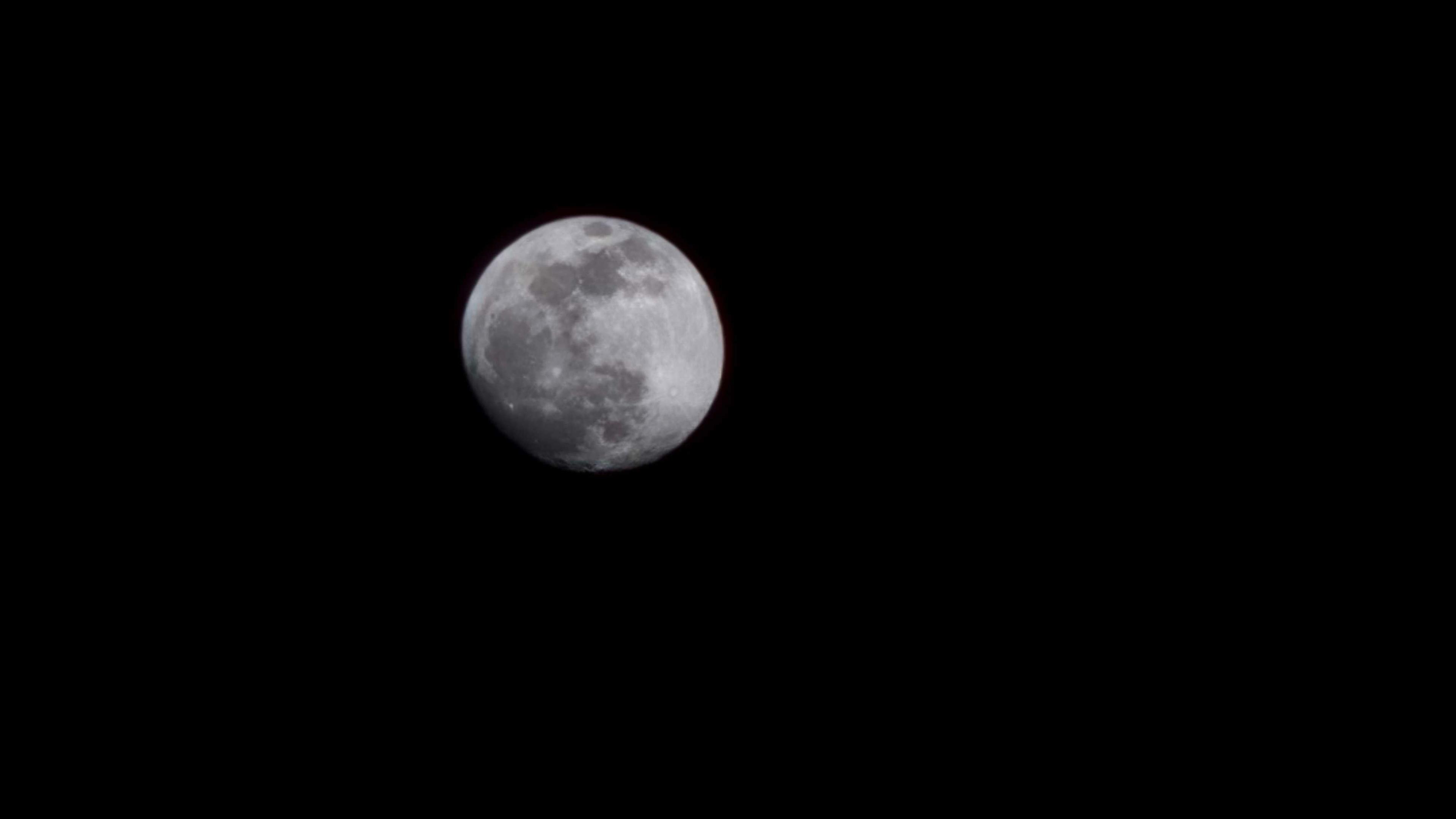 The Moon over Apeldoorn, Nederland — full moon, Lunar Day 15