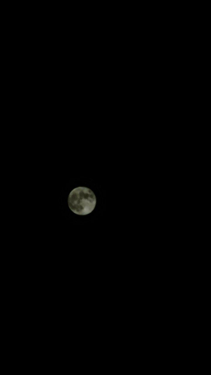 The Moon over Sevilla, España — full moon, Lunar Day 16
