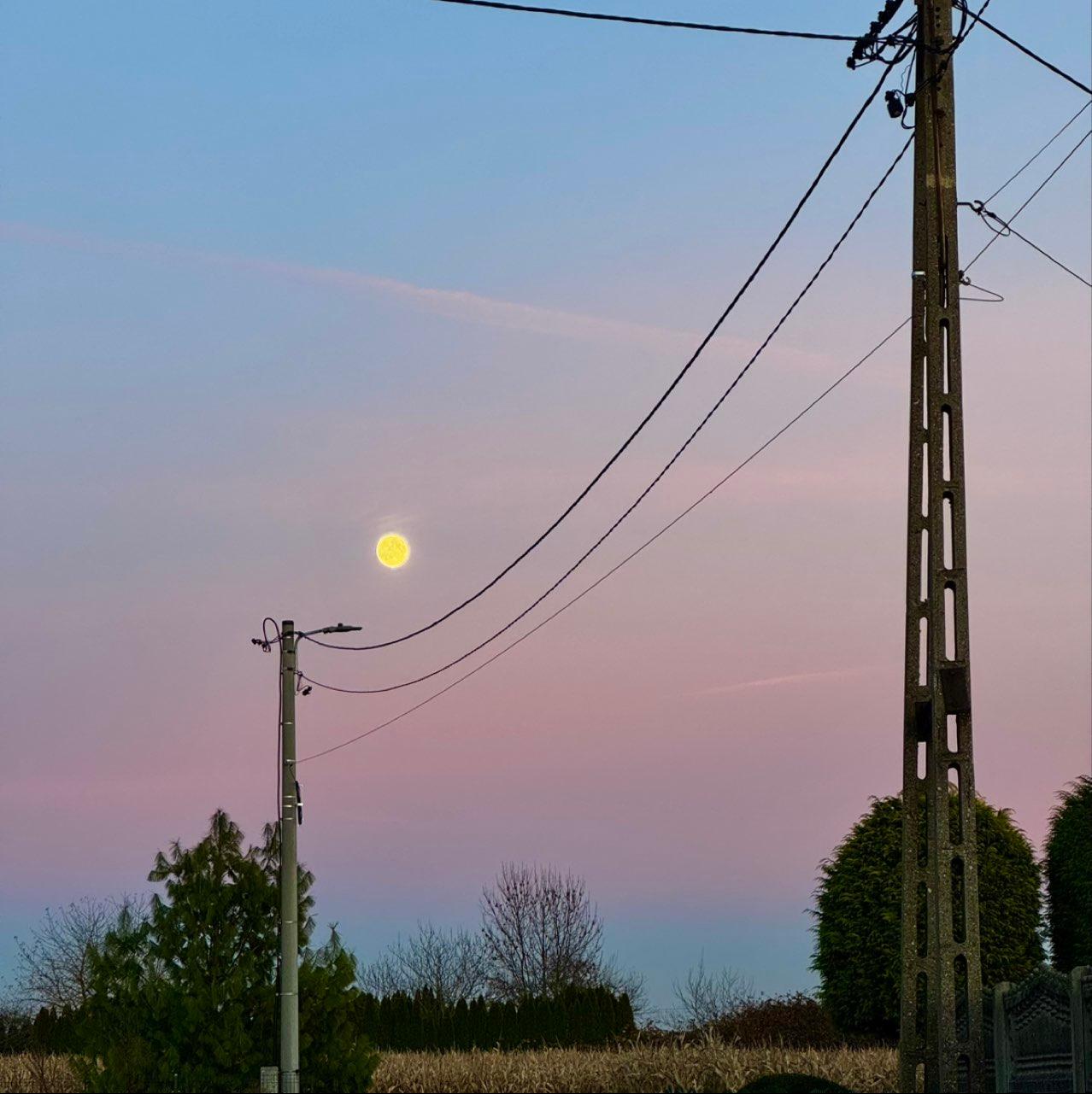The Moon over Krzanowice, Polska — full moon, Lunar Day 15