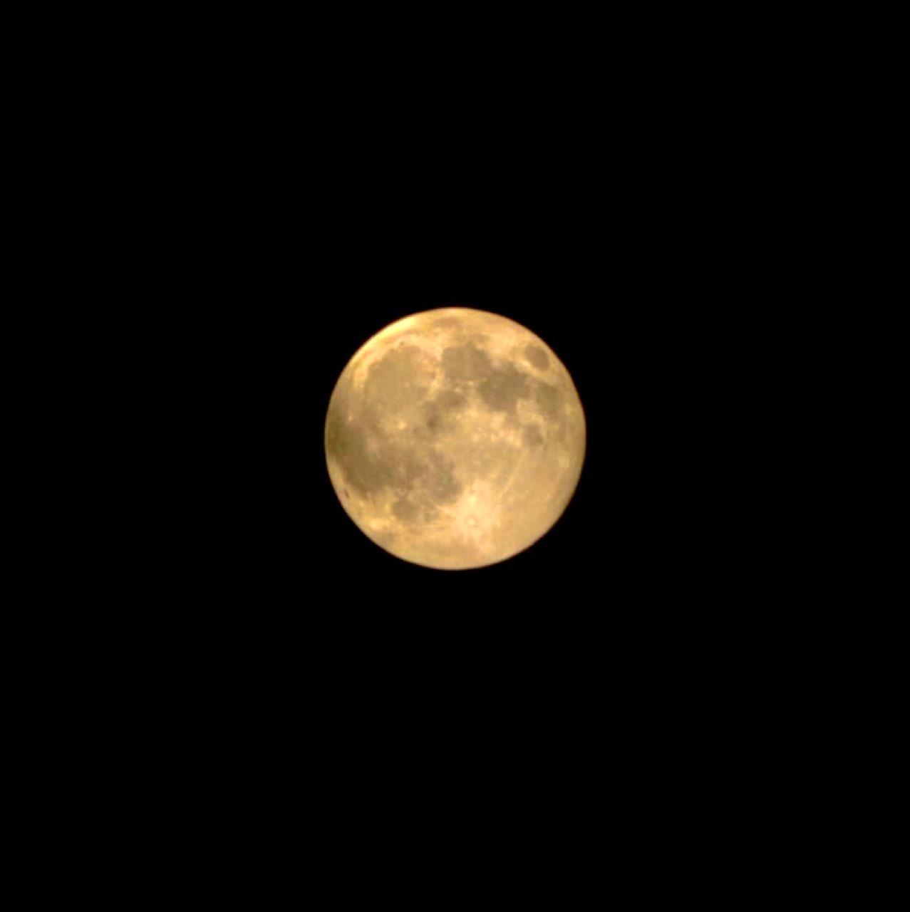 The Moon over Manchester, United Kingdom — full moon, Lunar Day 16