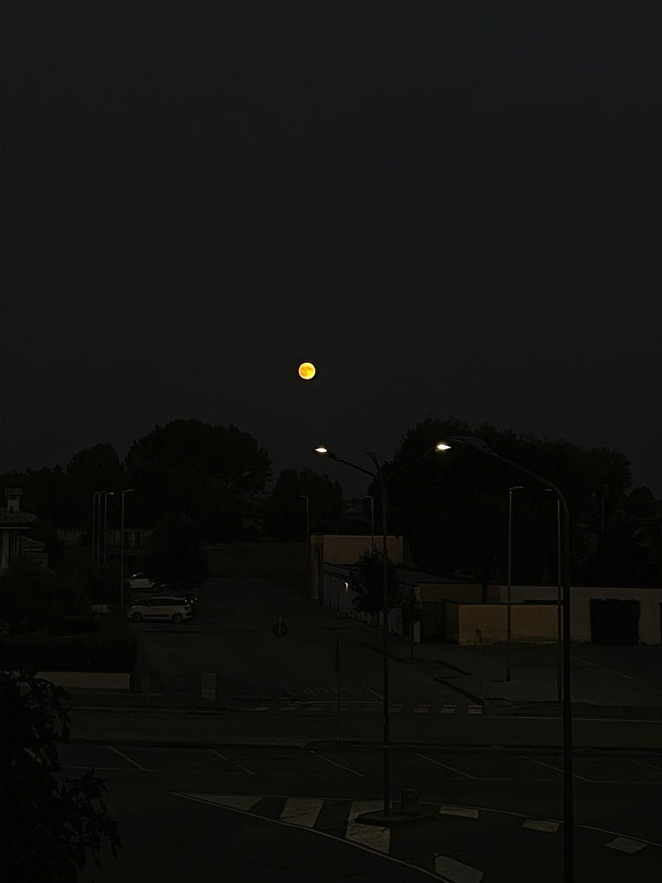 The Moon over Porto Mantovano, Italia — full moon, Lunar Day 15