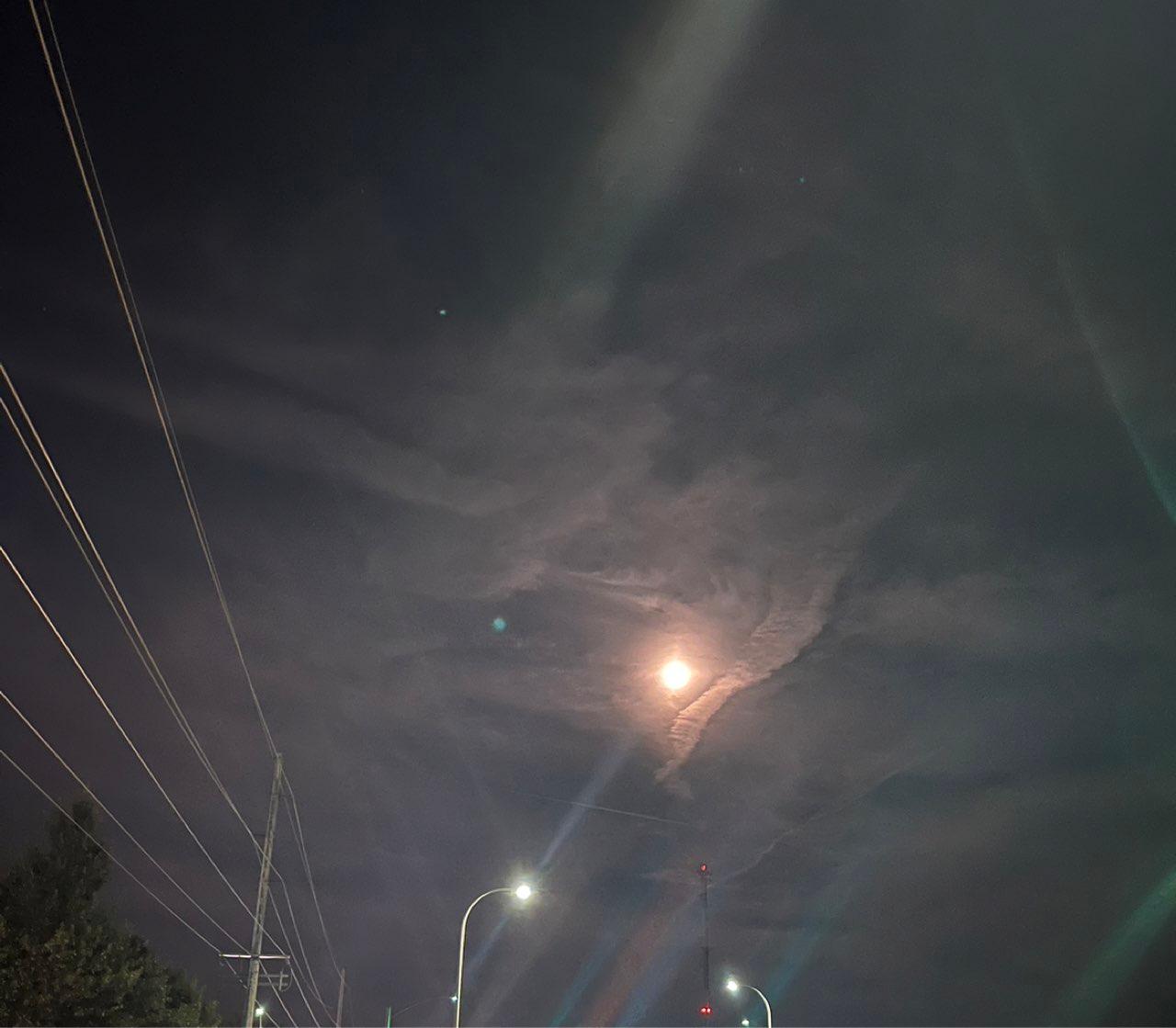 The Moon over シャンペーン, アメリカ合衆国 — full moon, Lunar Day 17
