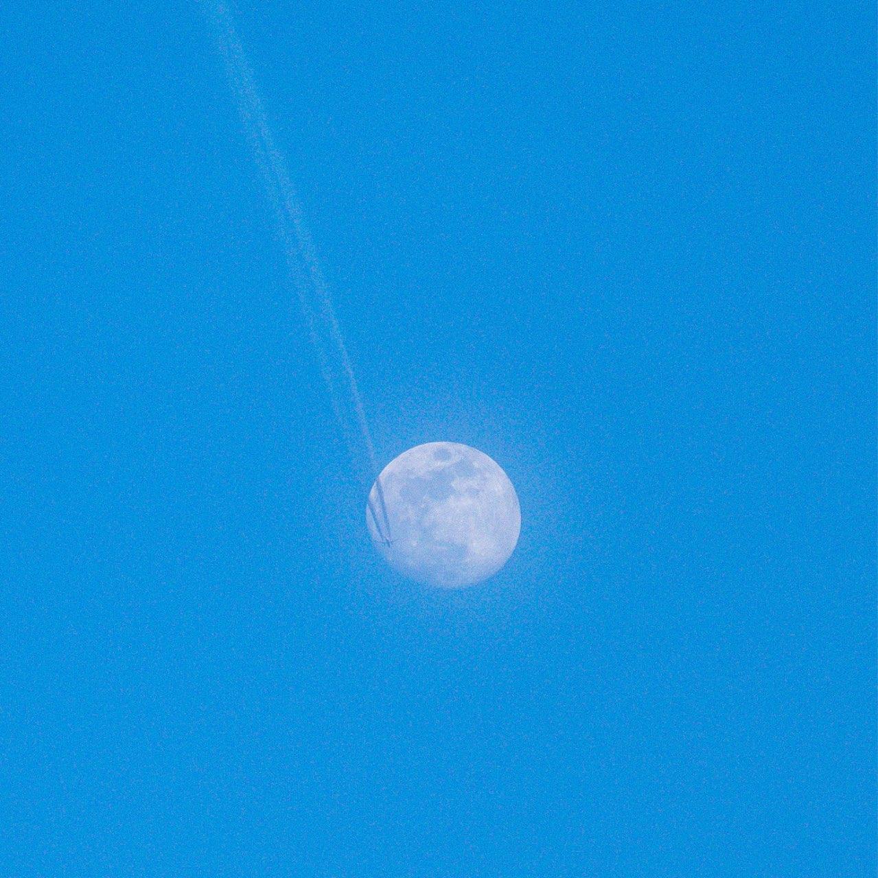 The Moon over Oakville, Canada — waxing gibbous, Lunar Day 13