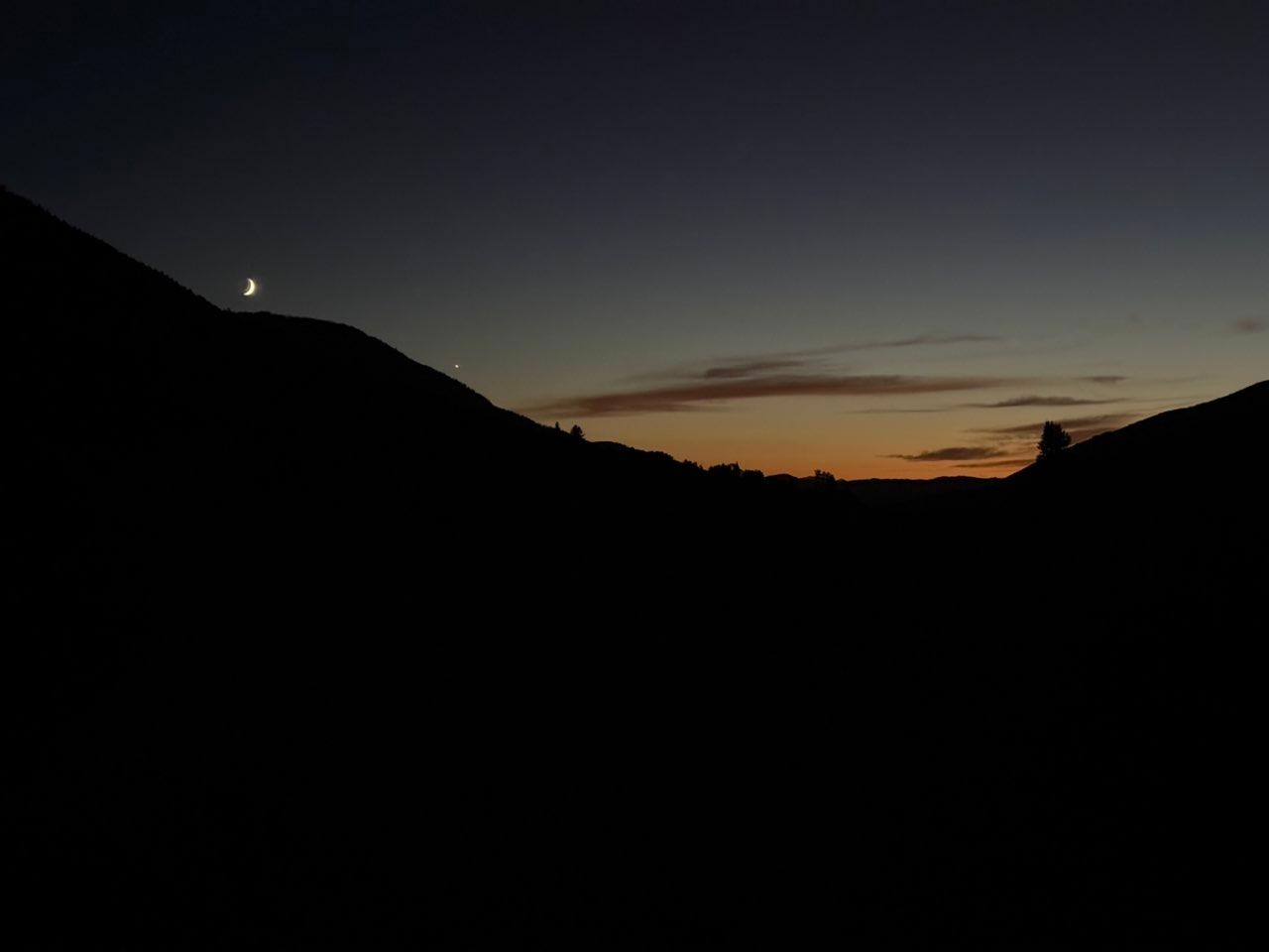 The Moon over Bondurant, United States — waxing crescent, Lunar Day 6