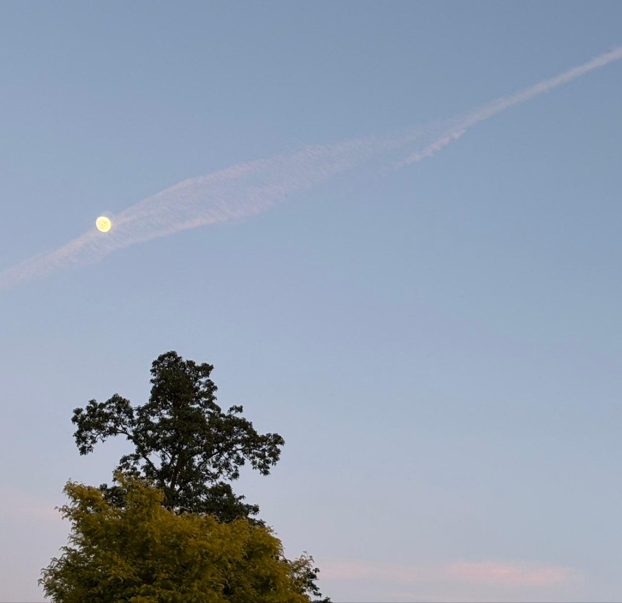 The Moon over Zevenaar, Netherlands — waxing gibbous, Lunar Day 13