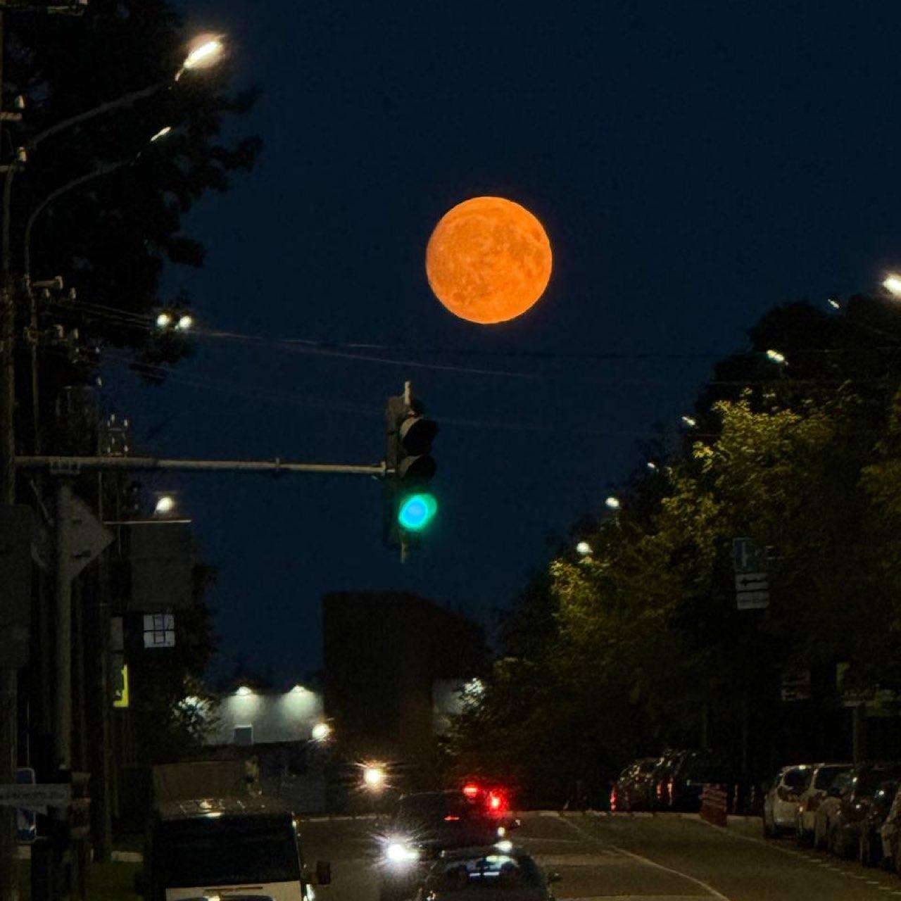The Moon over Minsk, Belarus — full moon, Lunar Day 15