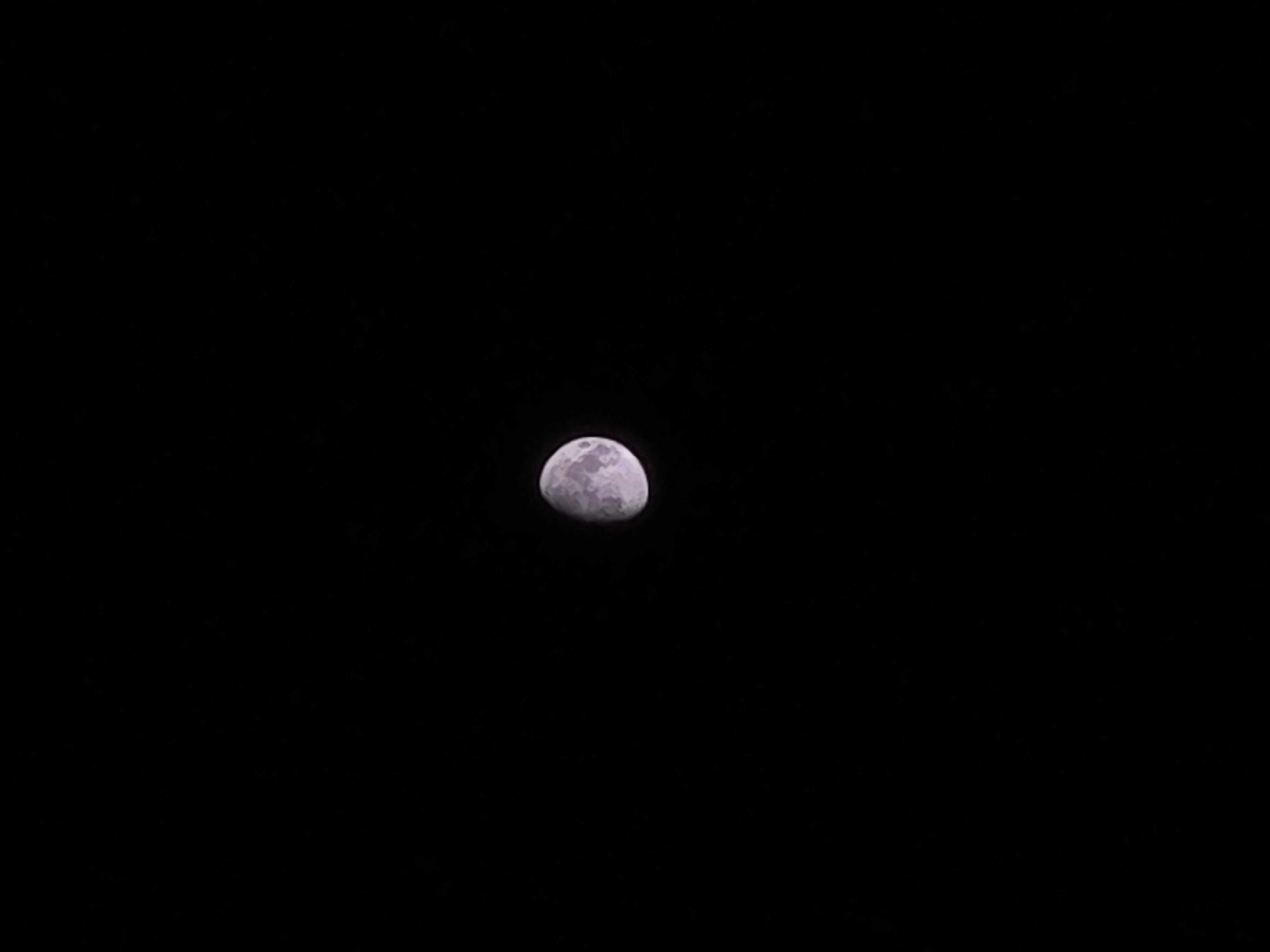 The Moon over Guanajuato, México — waxing gibbous, Lunar Day 11