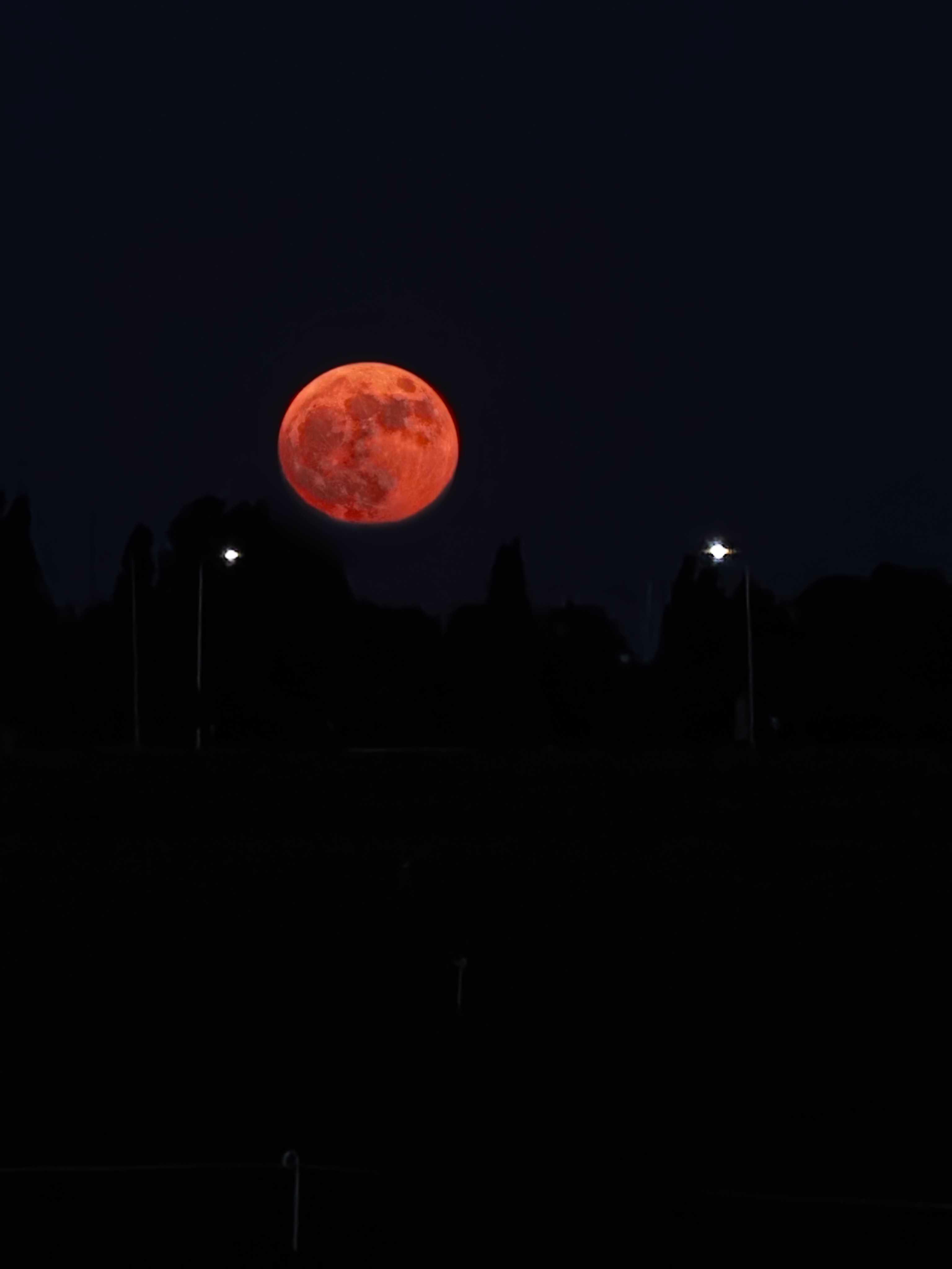 The Moon over Hellevoetsluis, Netherlands — full moon, Lunar Day 16