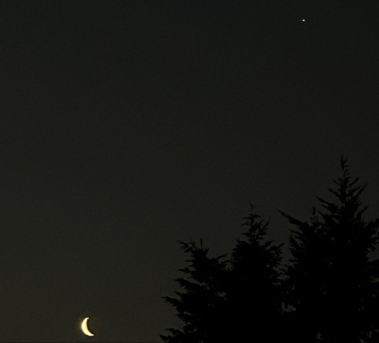 The Moon over Somerton, Australia — waxing crescent, Lunar Day 5