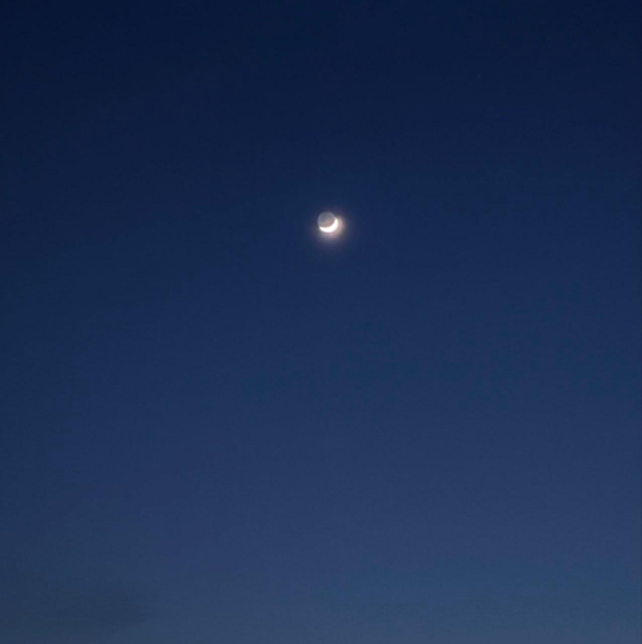 The Moon over Newcastle Upon Tyne, United Kingdom — waxing crescent, Lunar Day 5