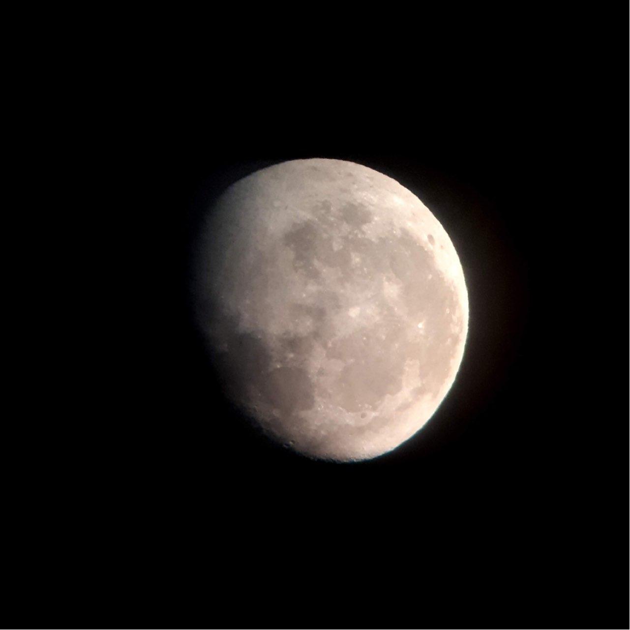 The Moon over Castel Madama, Italia — waning gibbous, Lunar Day 19
