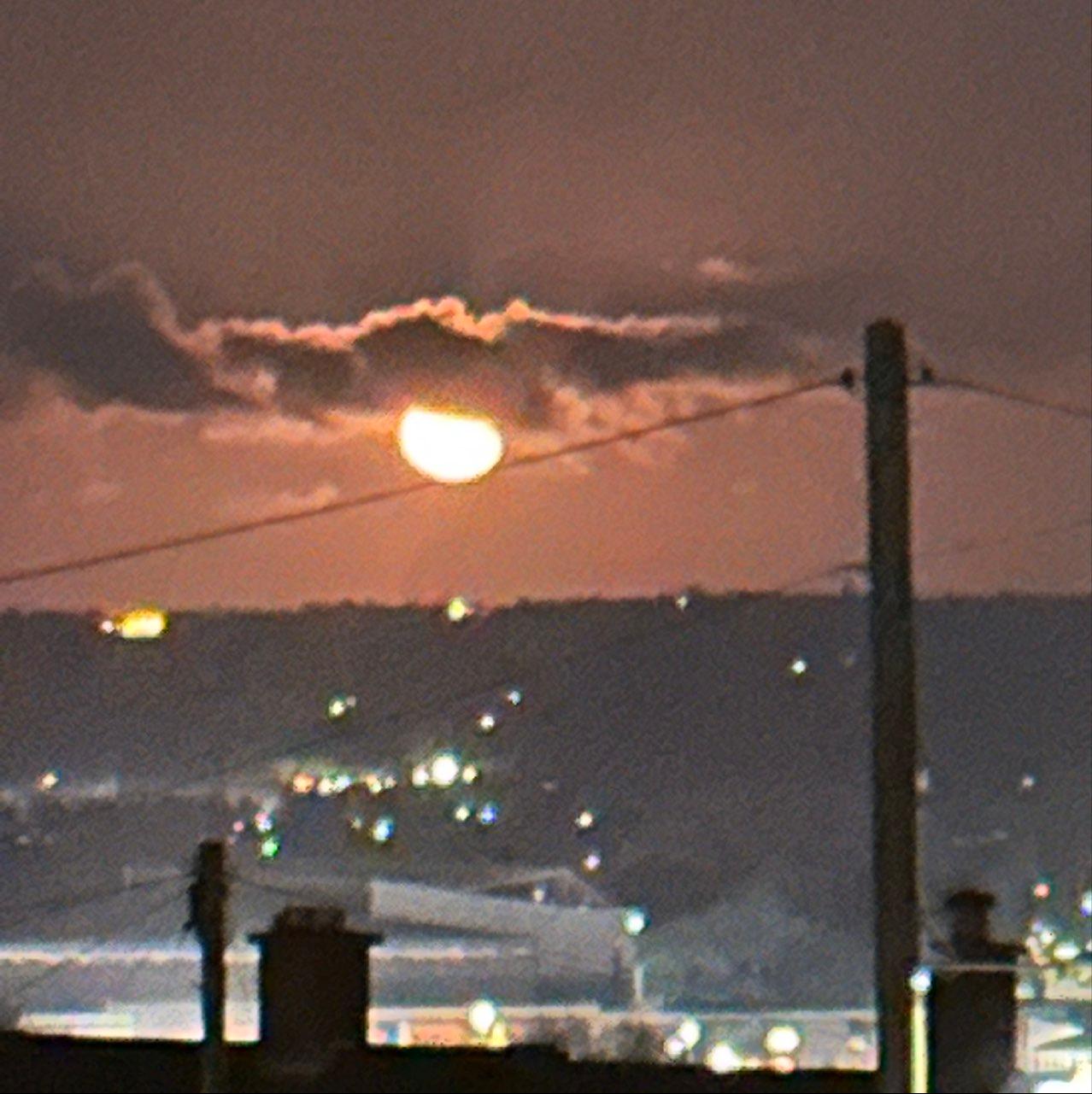 The Moon over Llanelli, United Kingdom — waning gibbous, Lunar Day 19
